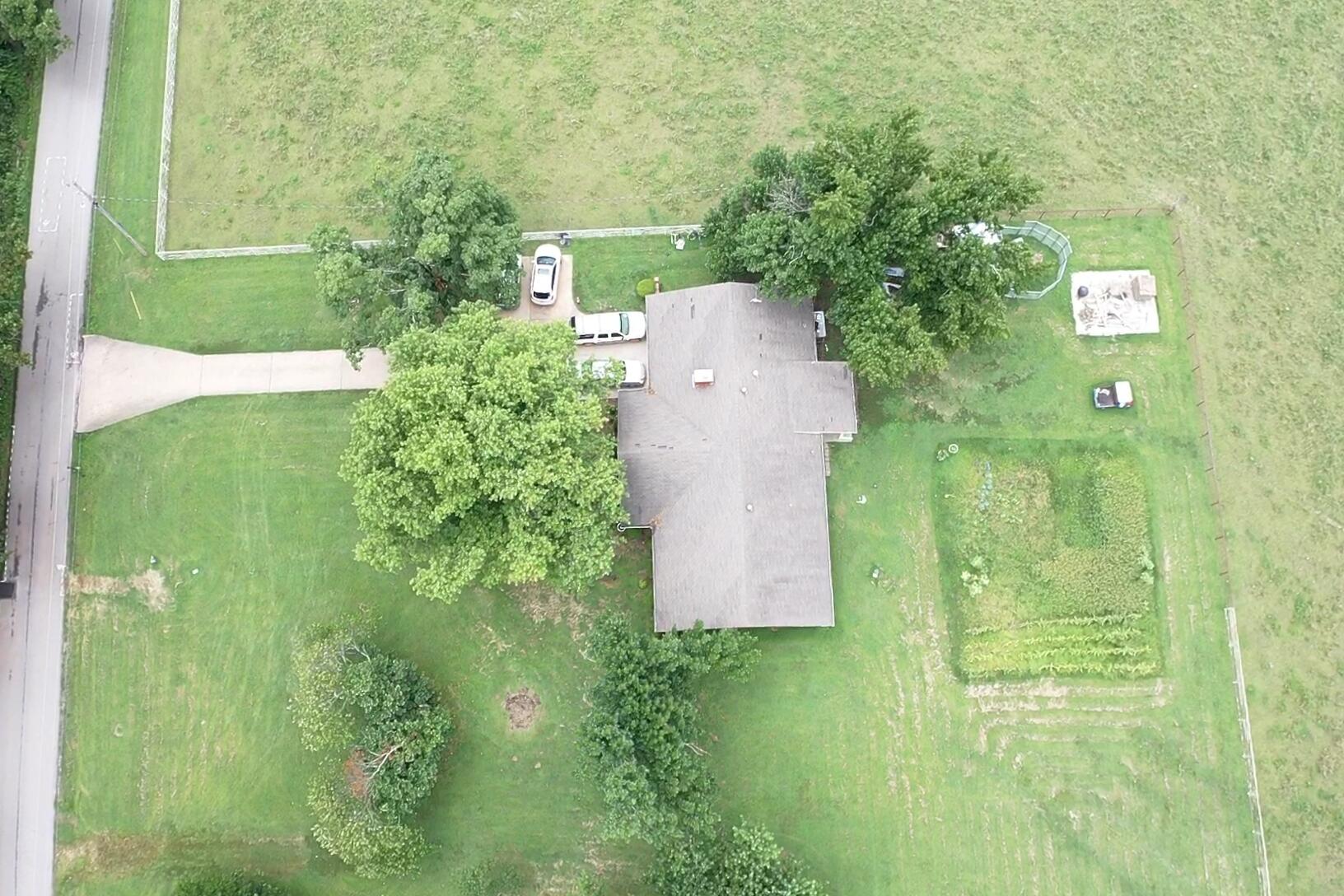 12470 Jim Devault Road Property Photo 27