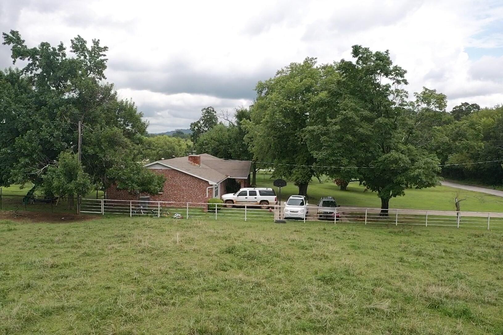 12470 Jim Devault Road Property Photo 28