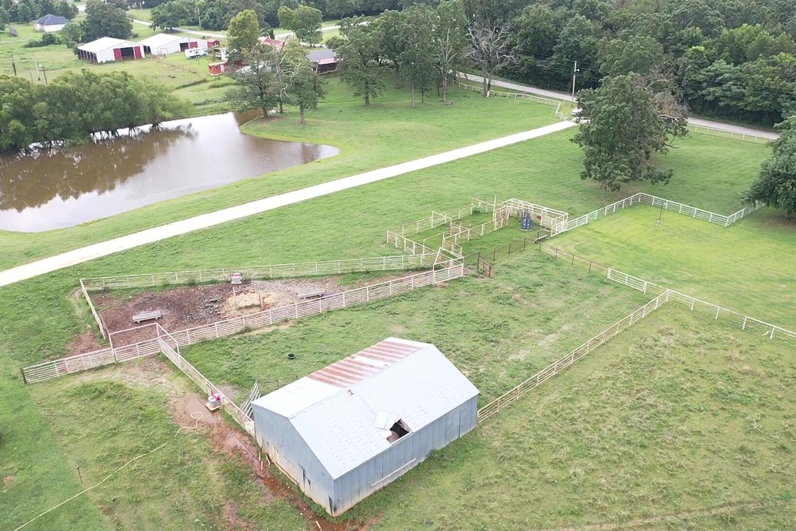 12470 Jim Devault Road Property Photo 31