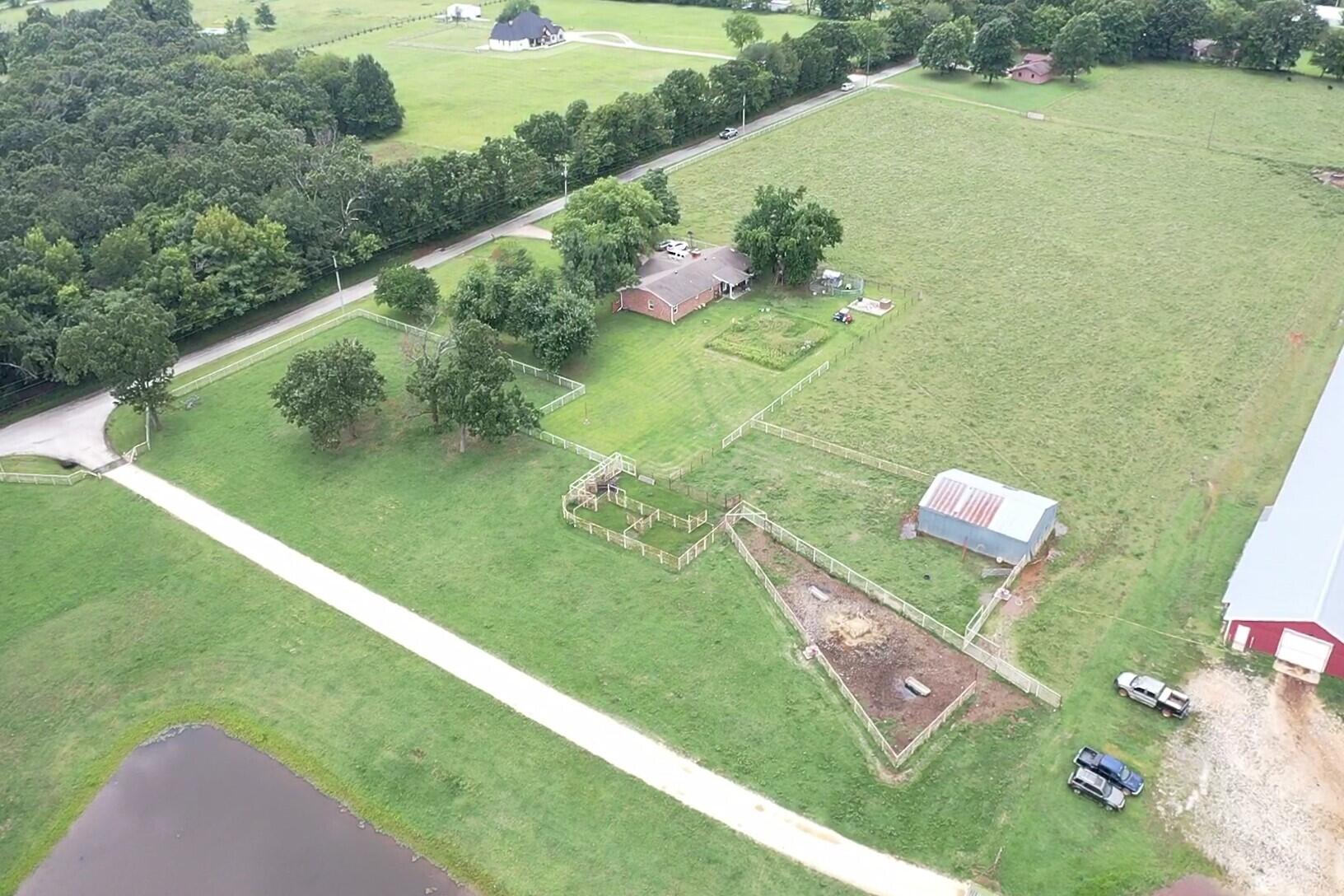 12470 Jim Devault Road Property Photo 33