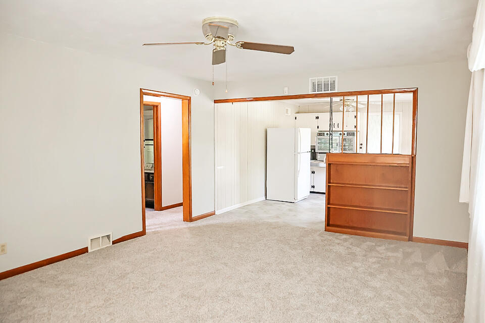 2147 North Oakland Avenue Property Photo 4