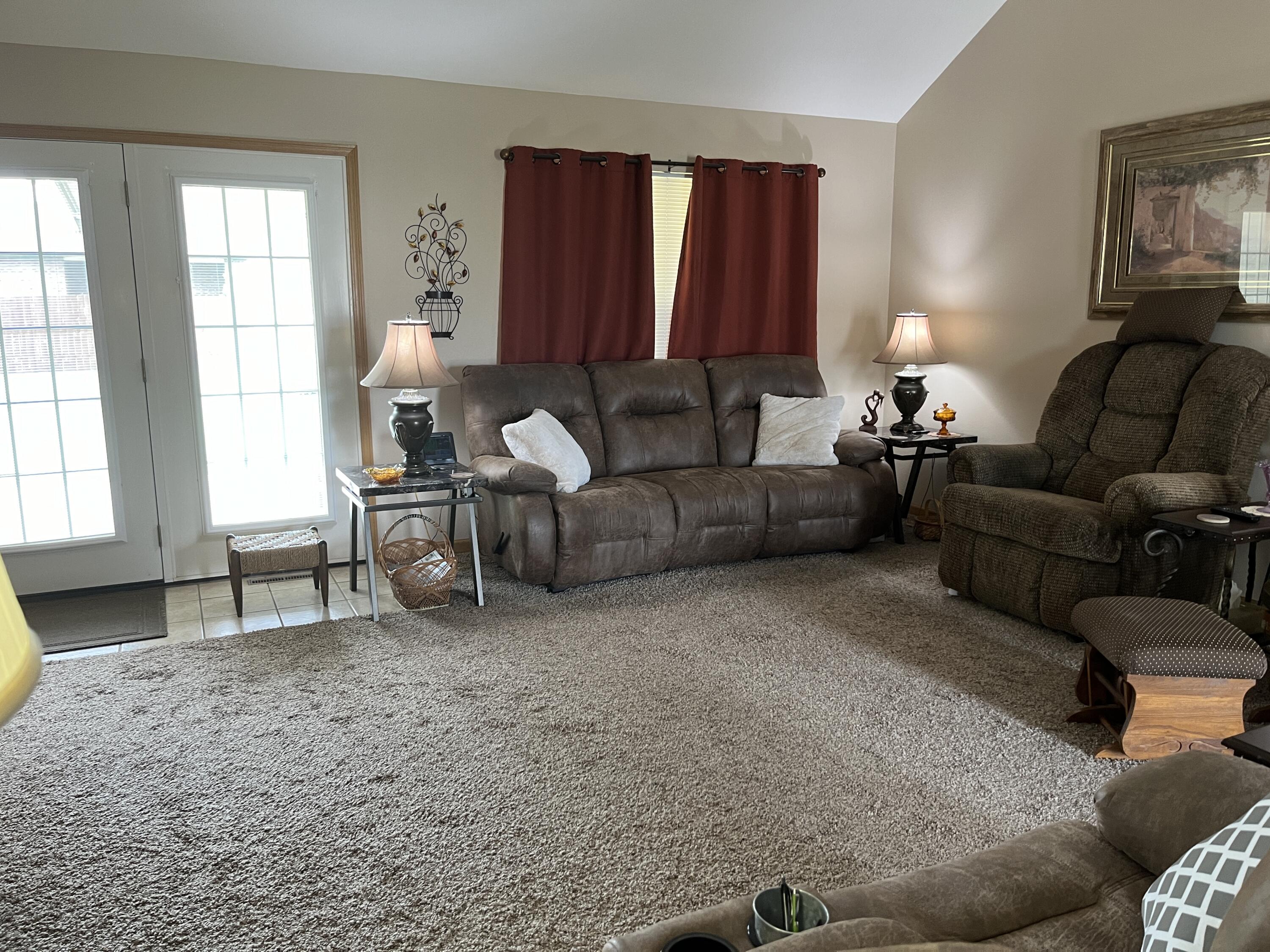1316 East 476 Road Property Photo 3