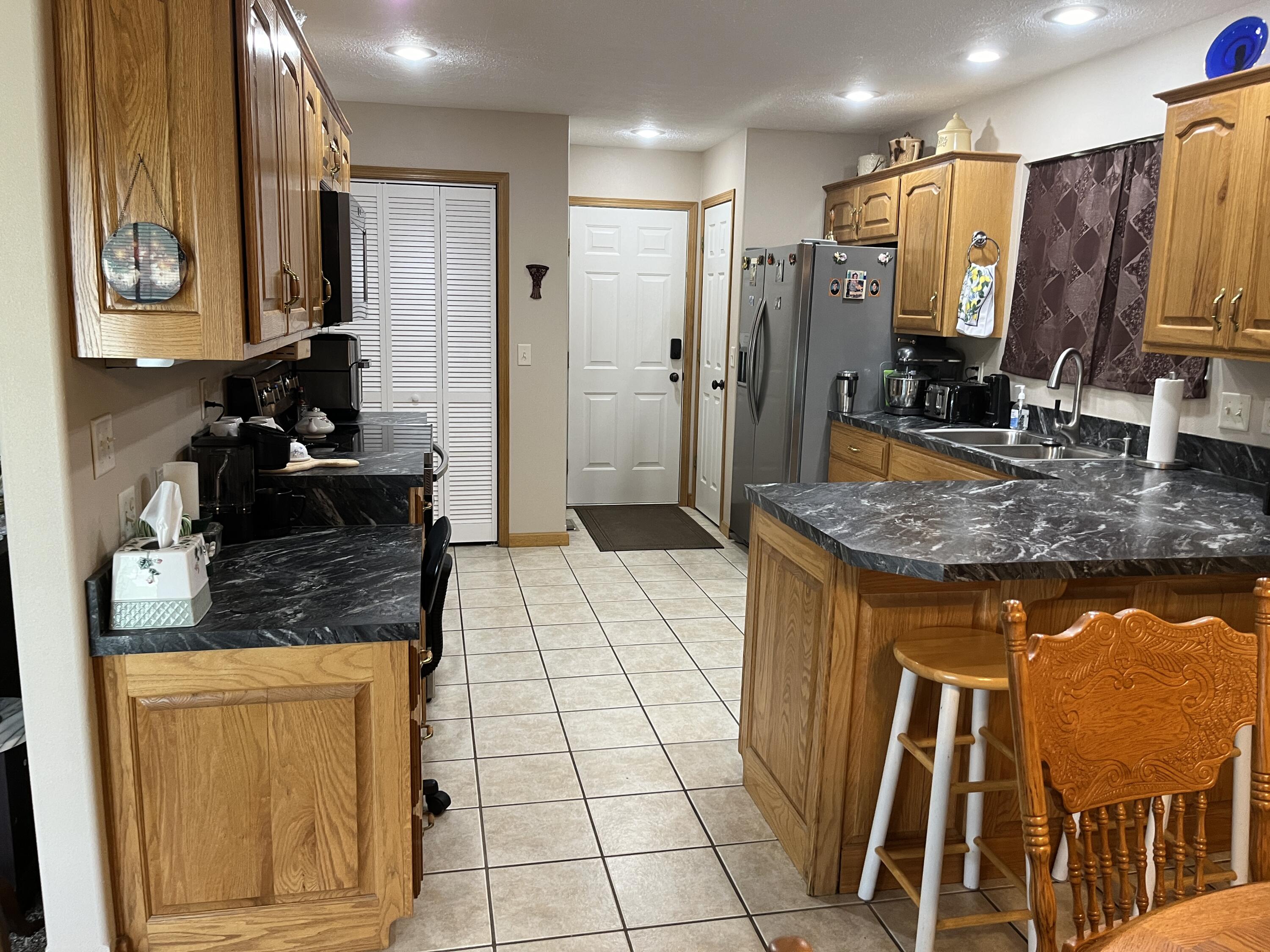 1316 East 476 Road Property Photo 5