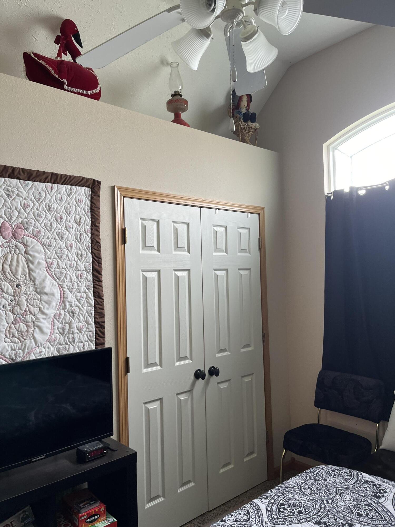 1316 East 476 Road Property Photo 10