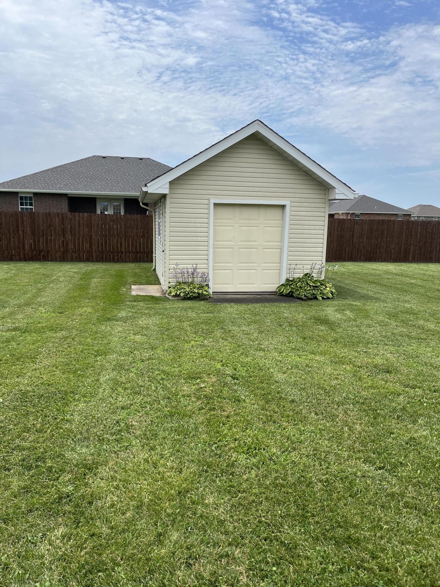 1316 East 476 Road Property Photo 18