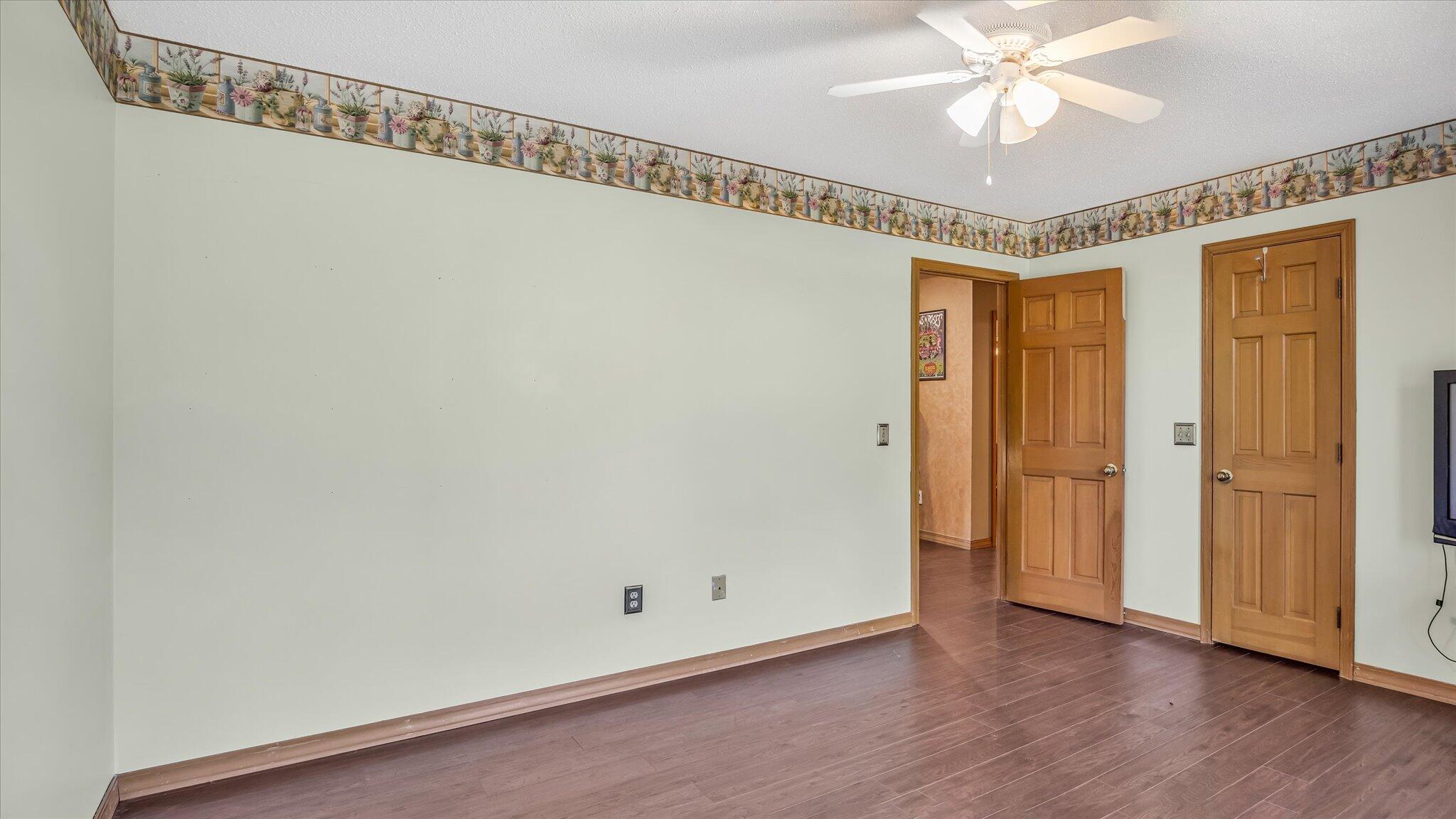 3166 West Seminole Street Property Photo 25