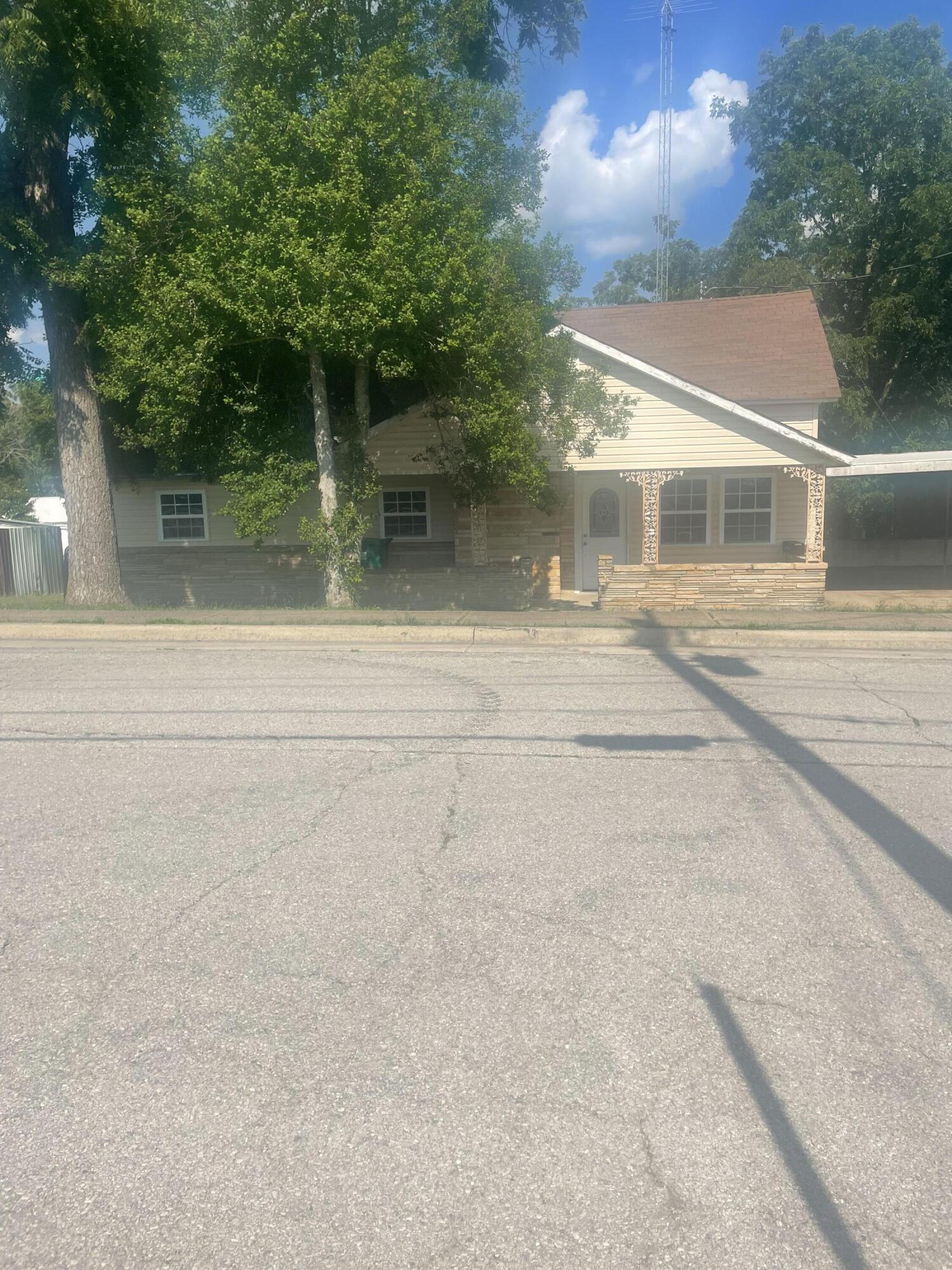 410 North Ferguson Street Property Photo 1