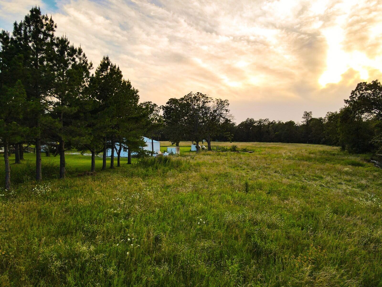 1025 East 2100 Road Property Photo 12