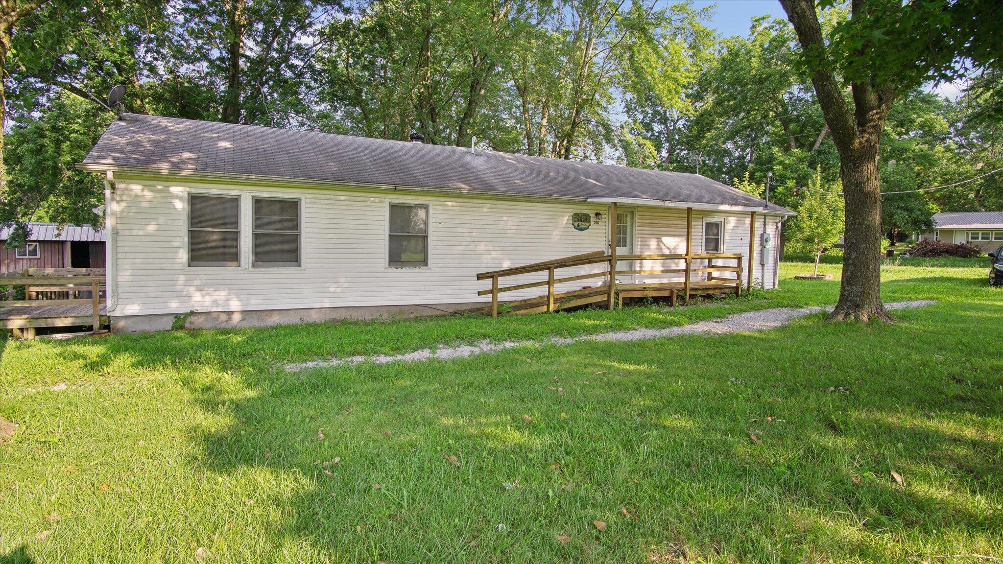 201 1st Street Property Photo 1