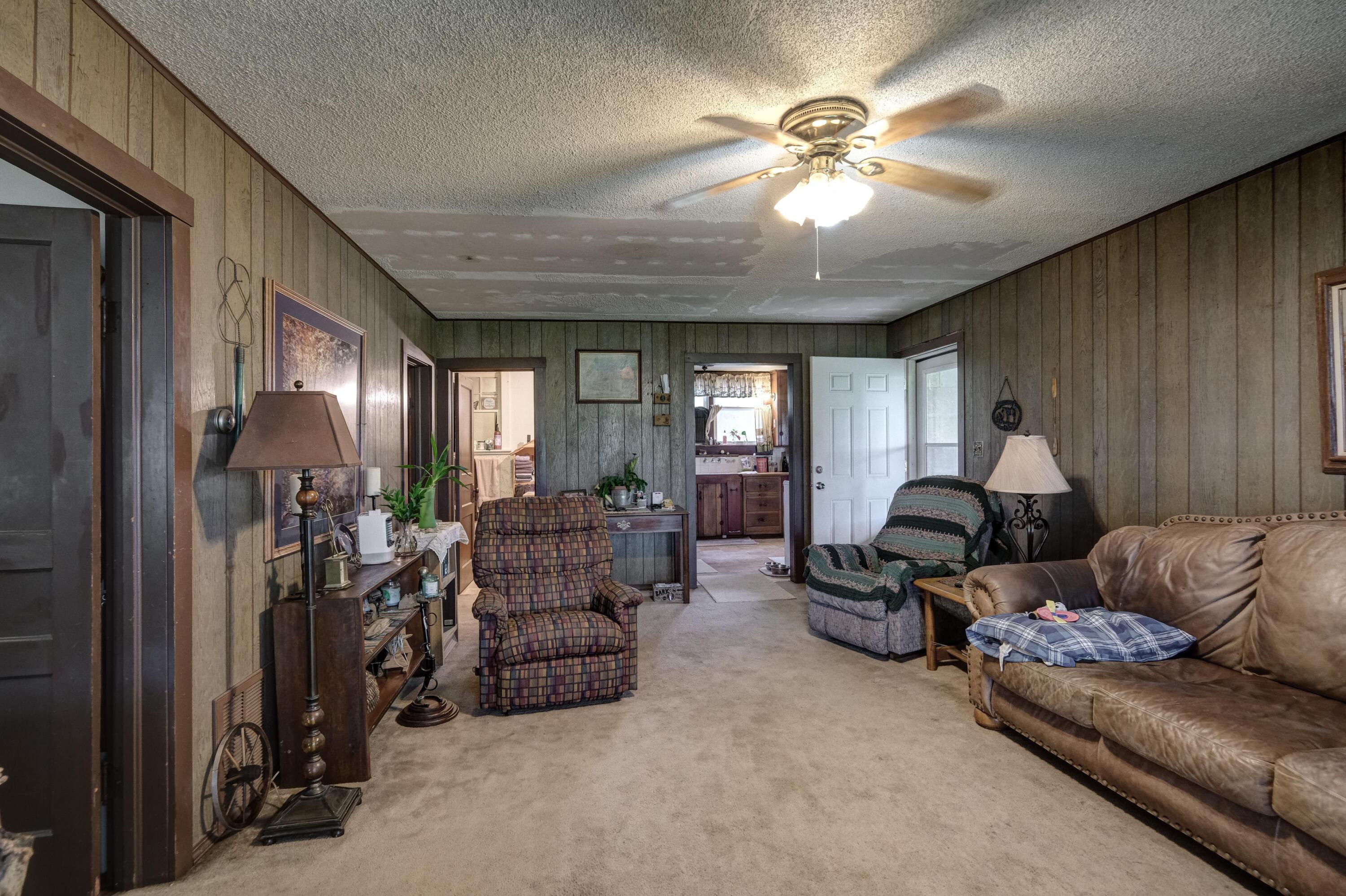 19651 Highway O Property Photo 5