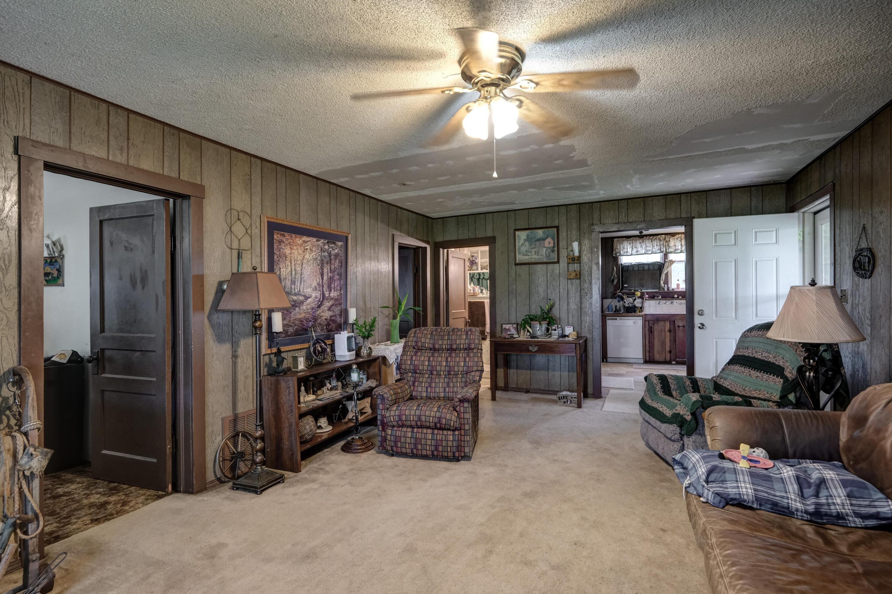 19651 Highway O Property Photo 7