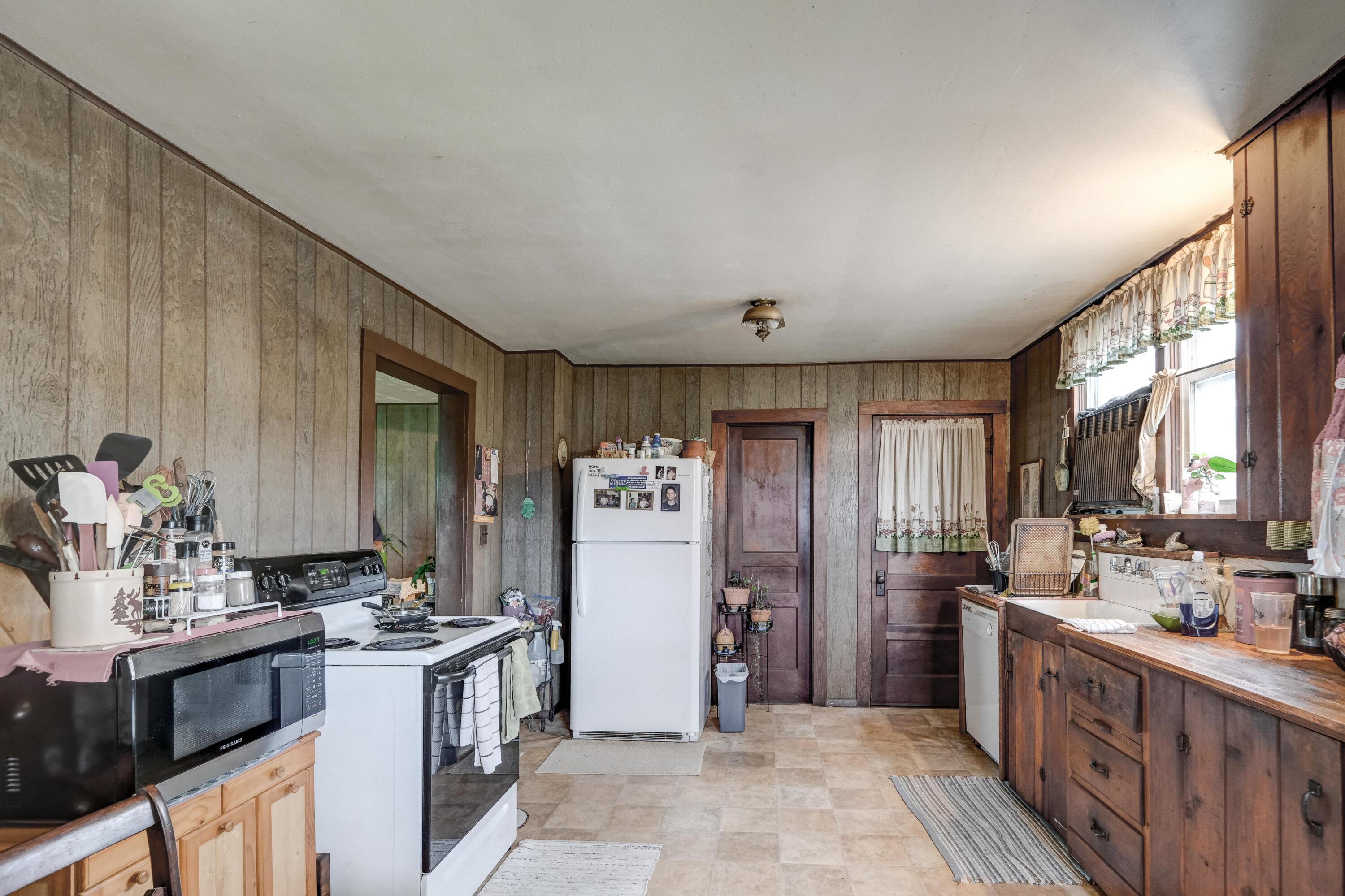 19651 Highway O Property Photo 14