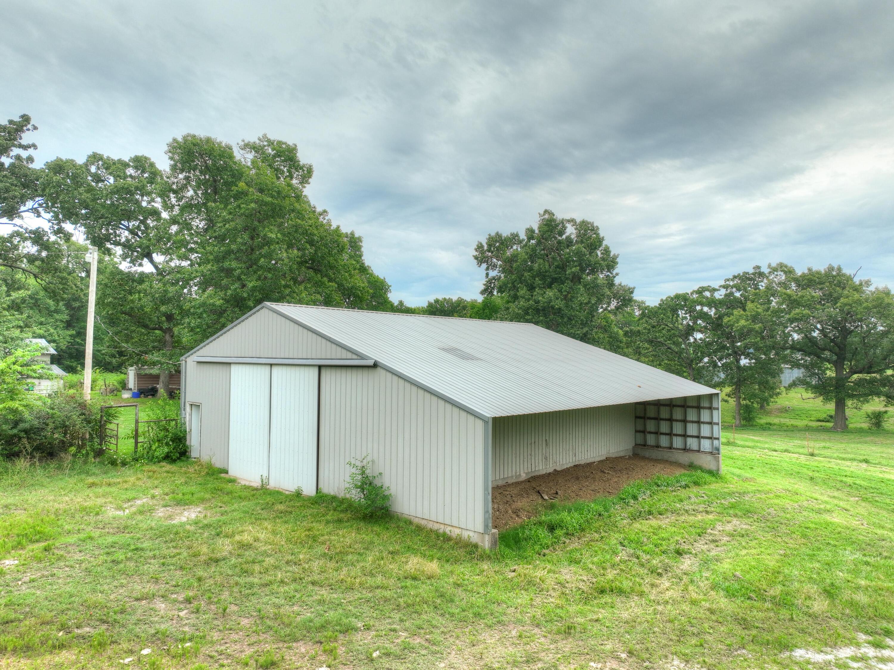 19651 Highway O Property Photo 32