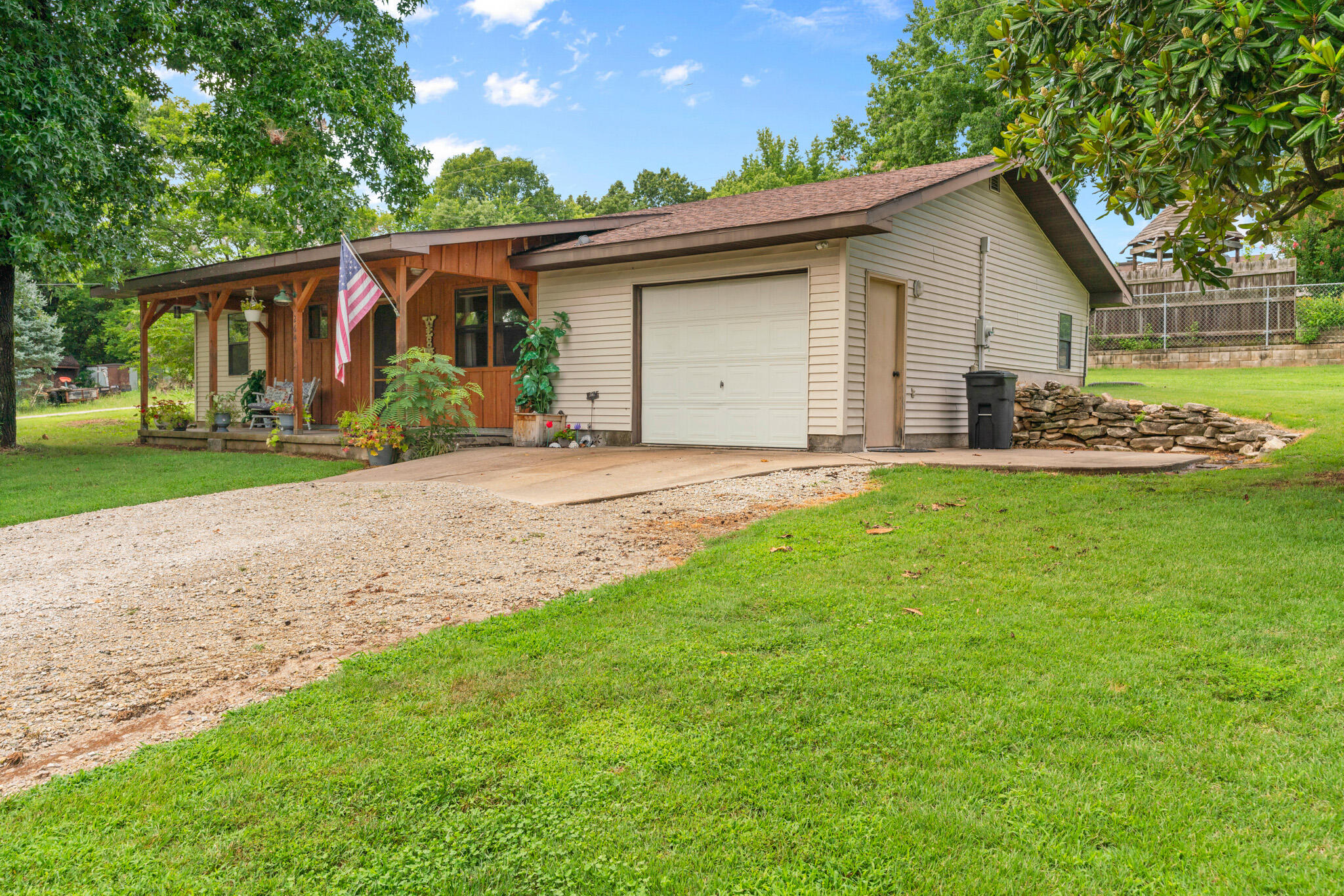 264 Beaver Creek Drive Property Photo 3
