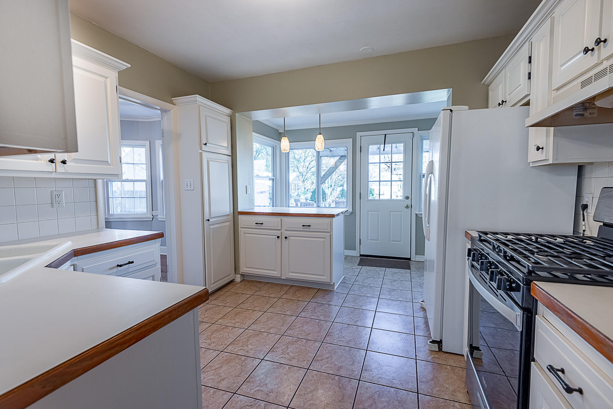 1011 East University Street Property Photo 20