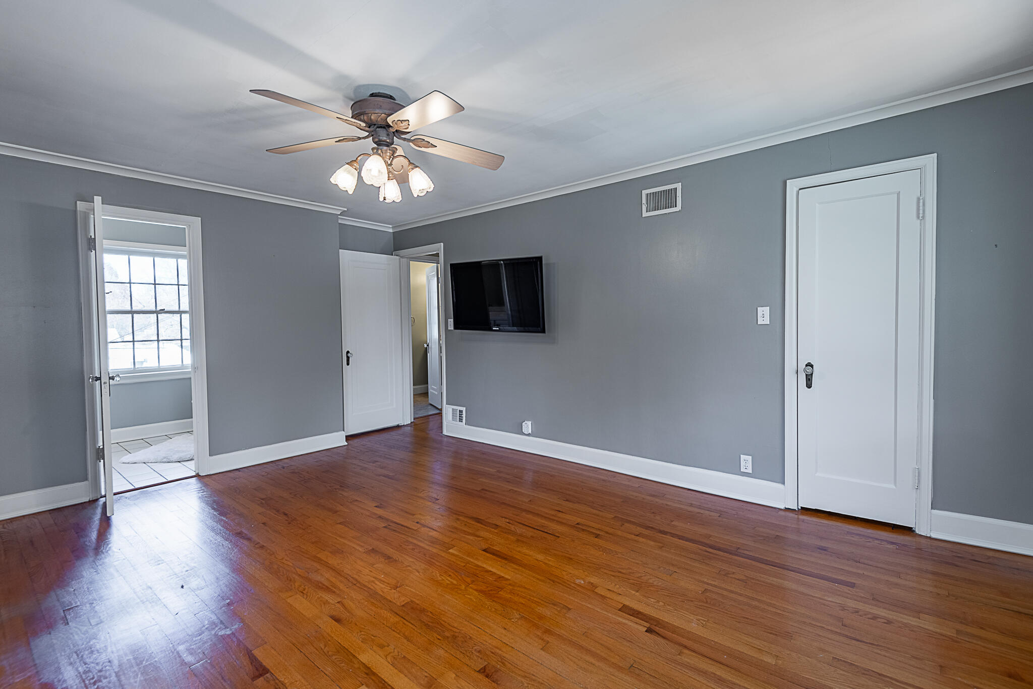 1011 East University Street Property Photo 27