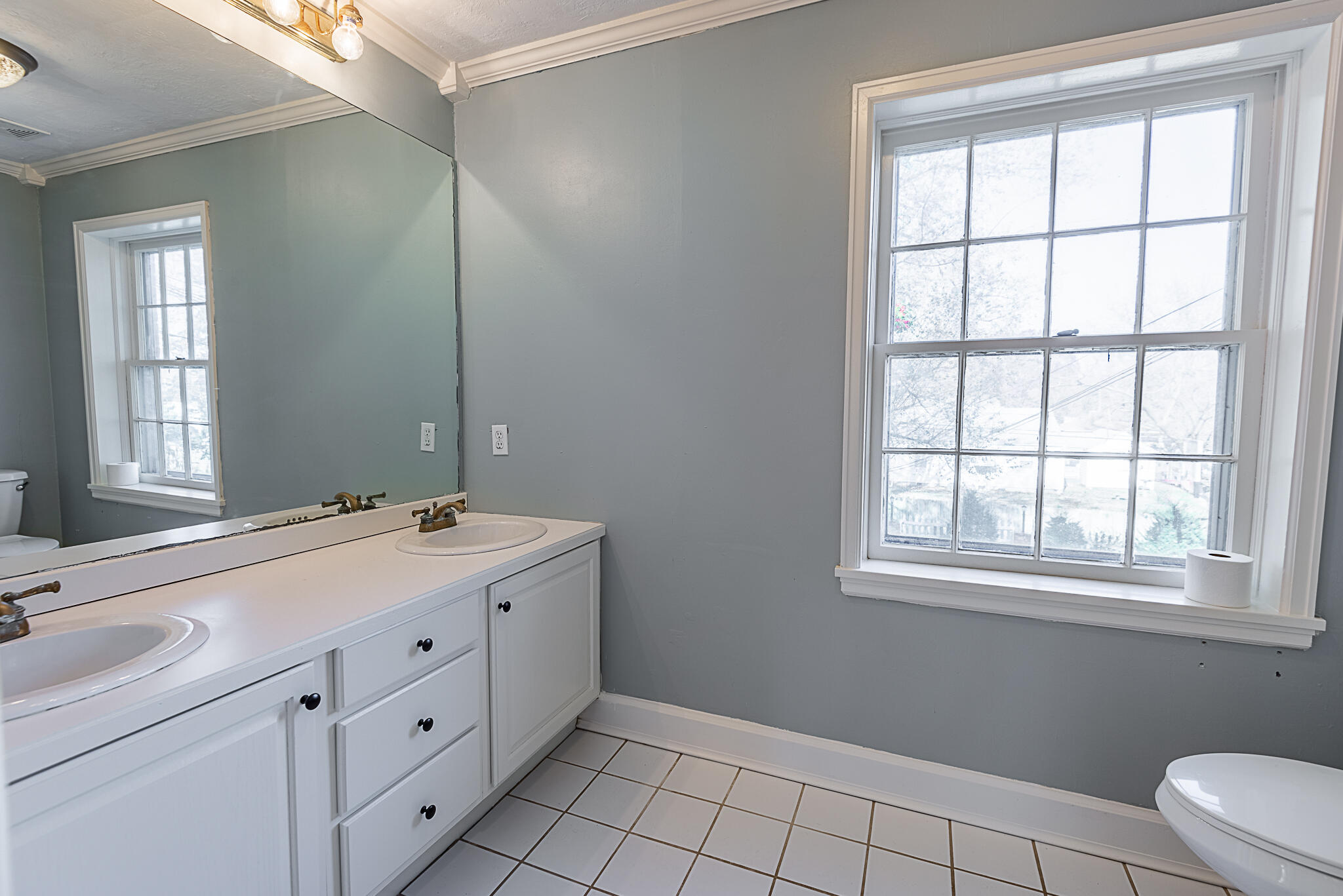 1011 East University Street Property Photo 28