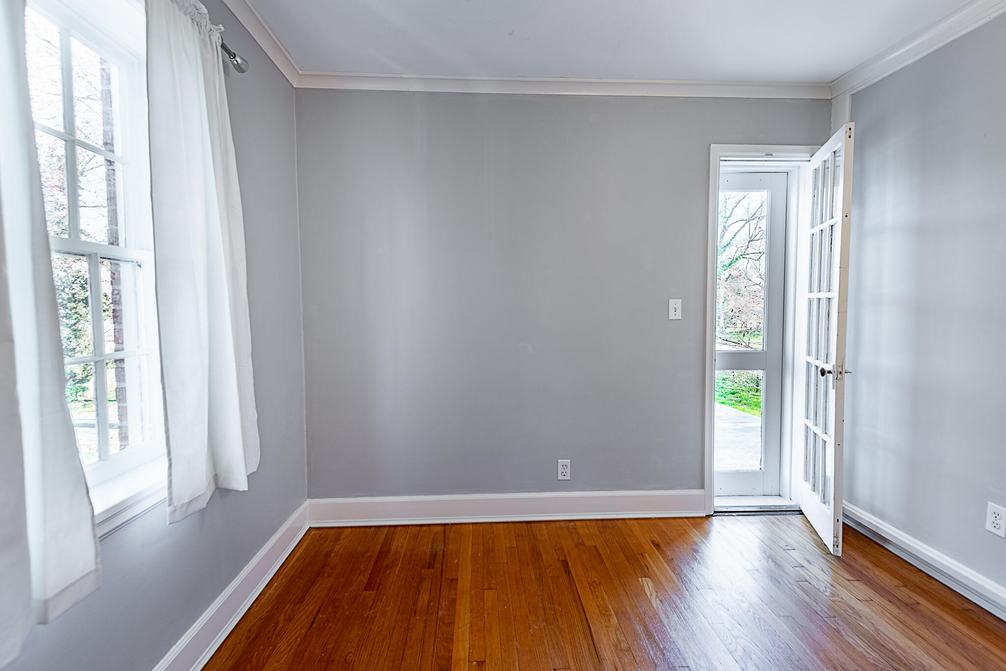 1011 East University Street Property Photo 34