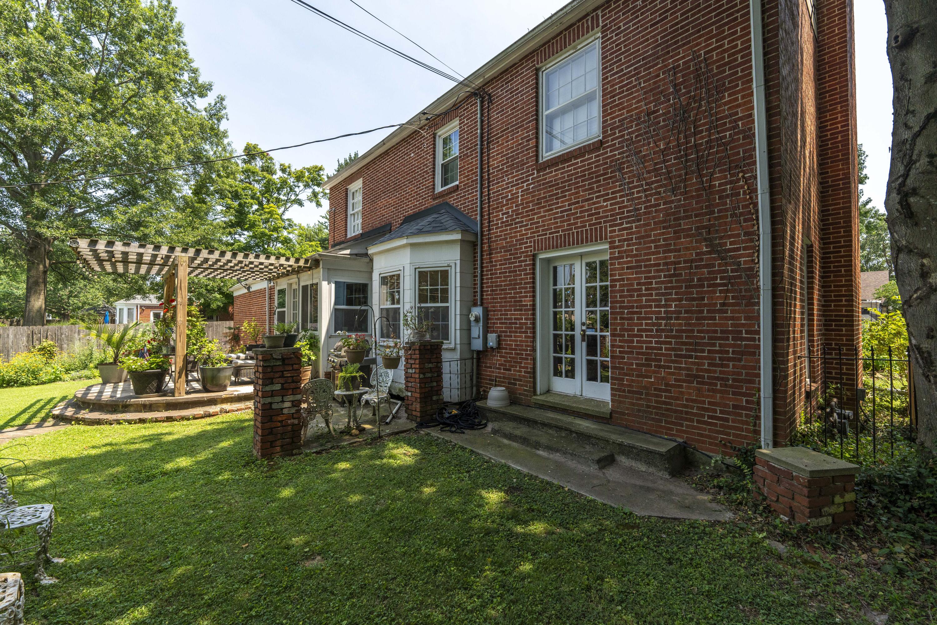 1011 East University Street Property Photo 49