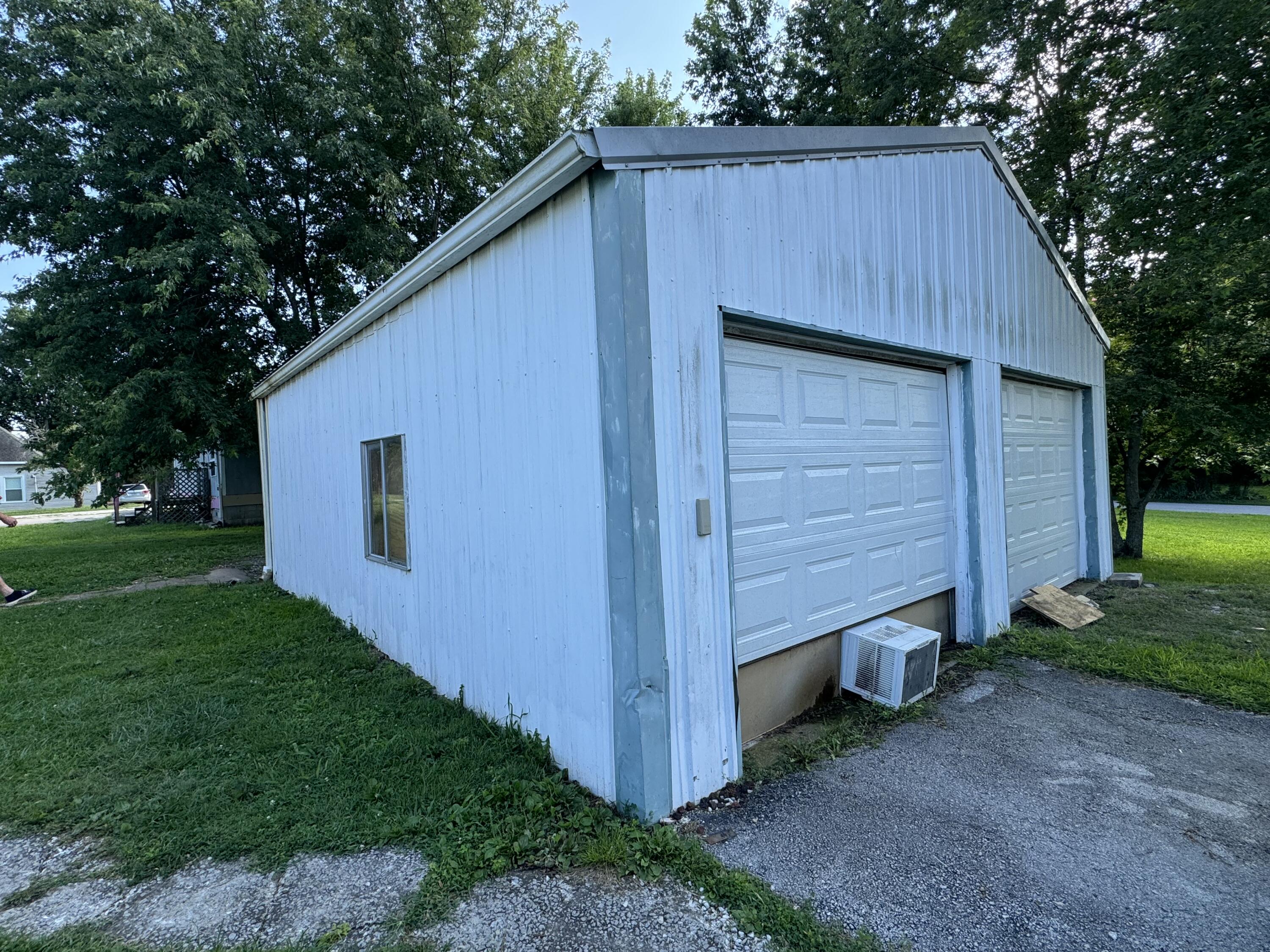 407 South High Street Property Photo 12
