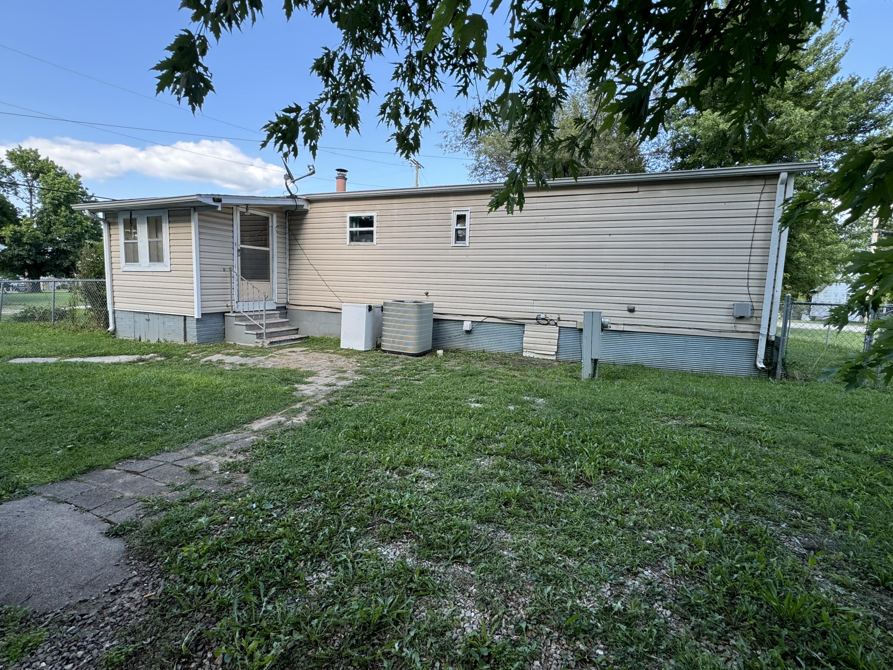 407 South High Street Property Photo 14