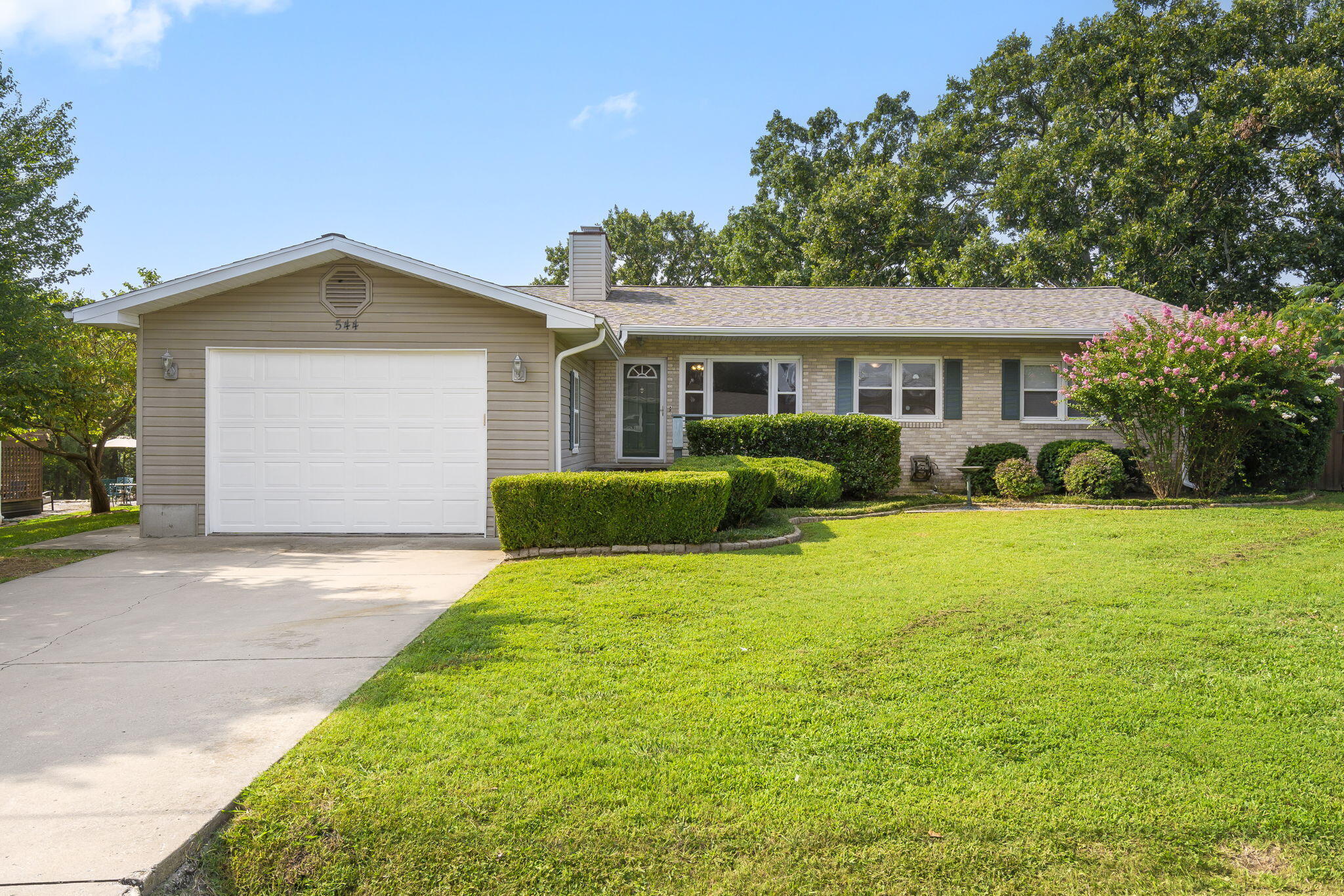 544 Ridgeview Drive Property Photo 2