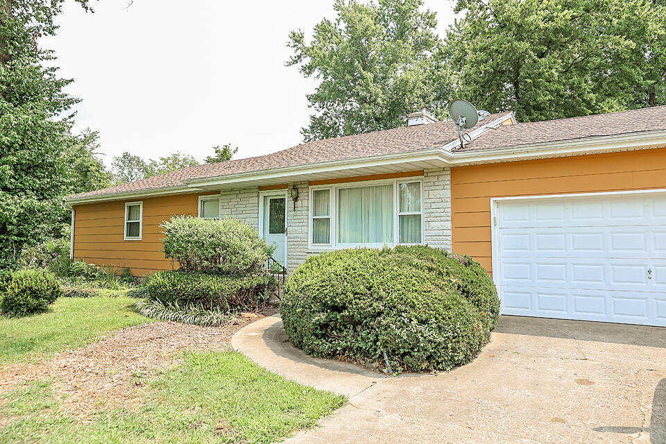 5120 East Farm Road 48 Property Photo 1