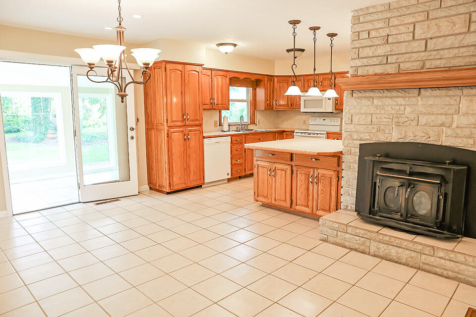 5120 East Farm Road 48 Property Photo 3