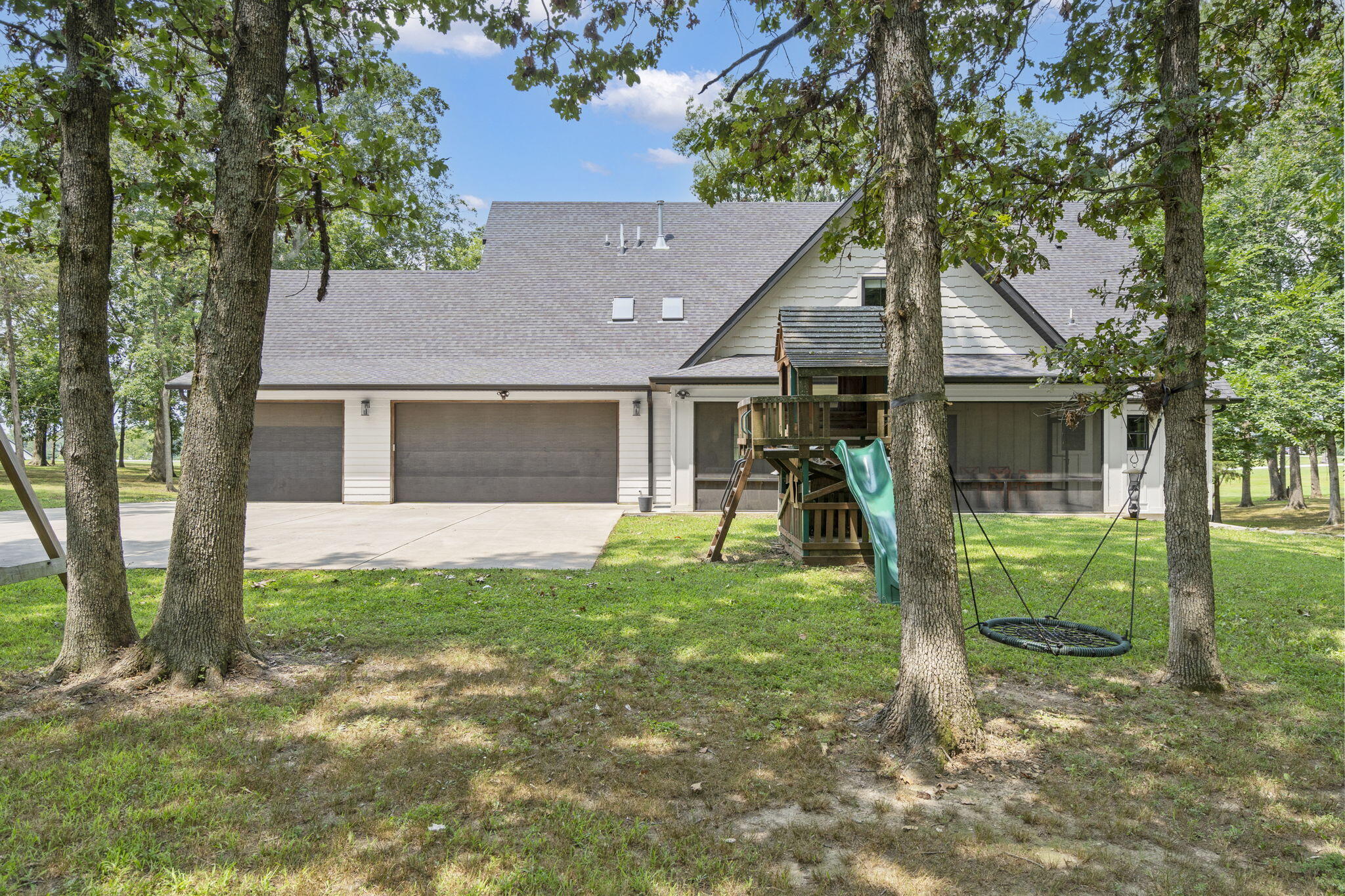 235 Kings Court Property Photo 48