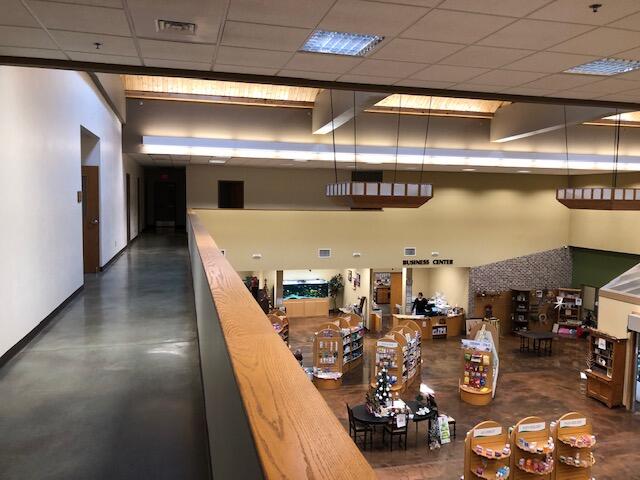 1330 North Commercial Street Property Photo 2