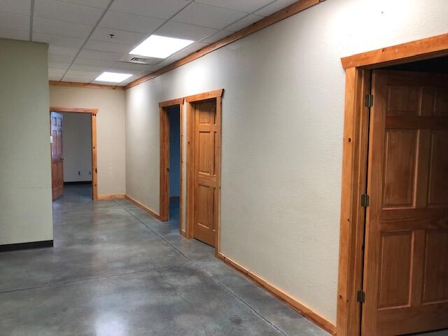 1330 North Commercial Street Property Photo 3