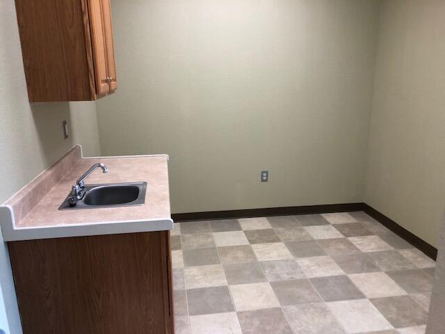 1330 North Commercial Street Property Photo 14