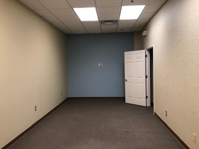 1330 North Commercial Street Property Photo 17