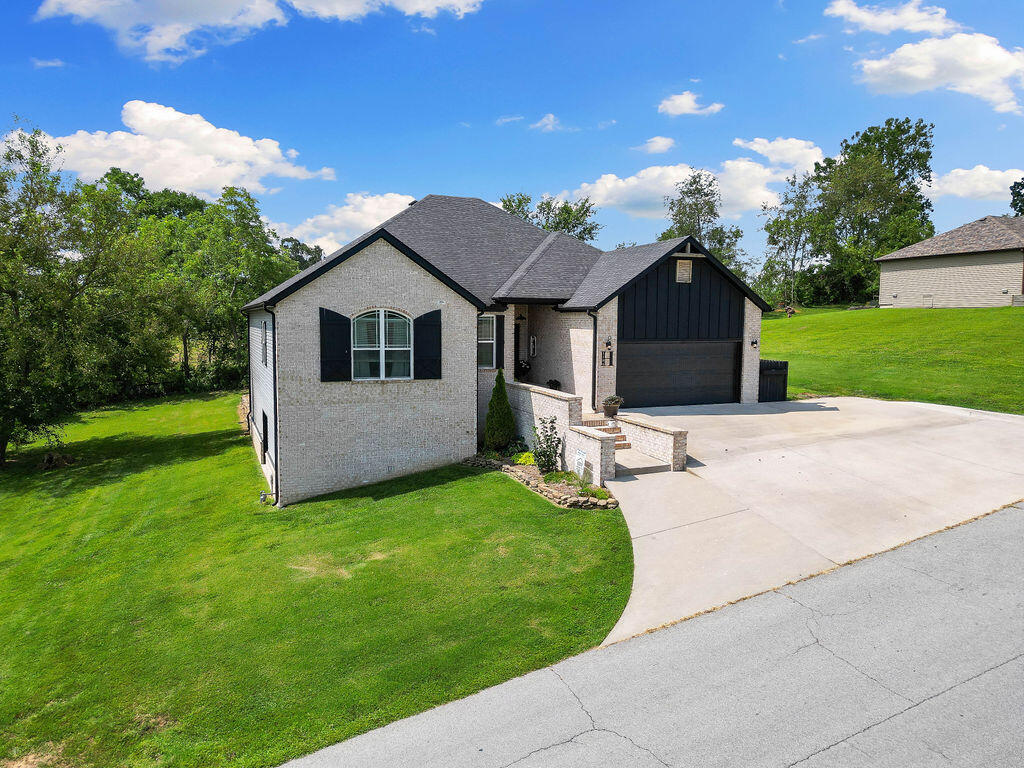 1106 Lake Road Drive Property Photo 2