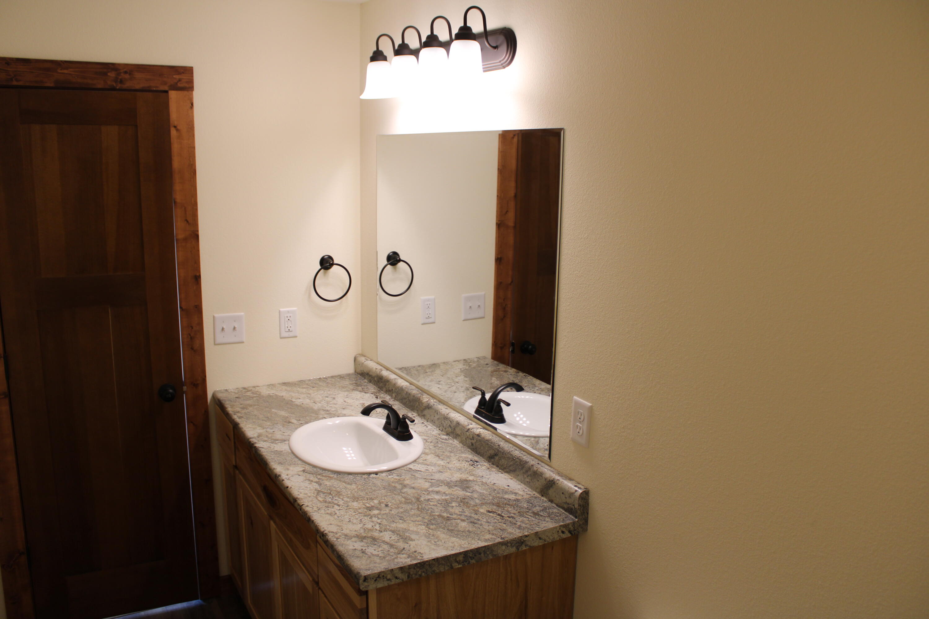 430 Park Street Property Photo 20