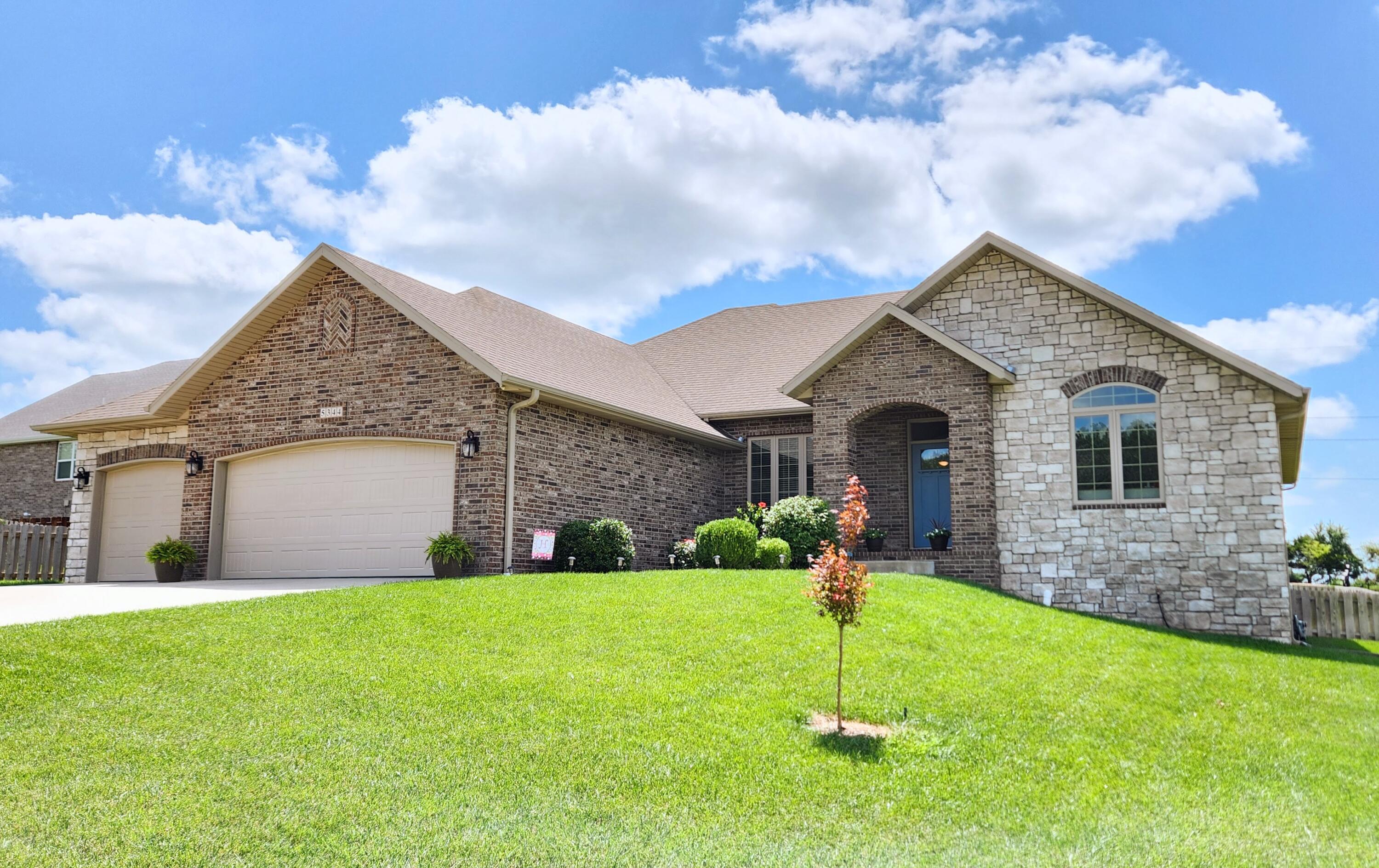 5344 East Wild Horse Drive Property Photo 1