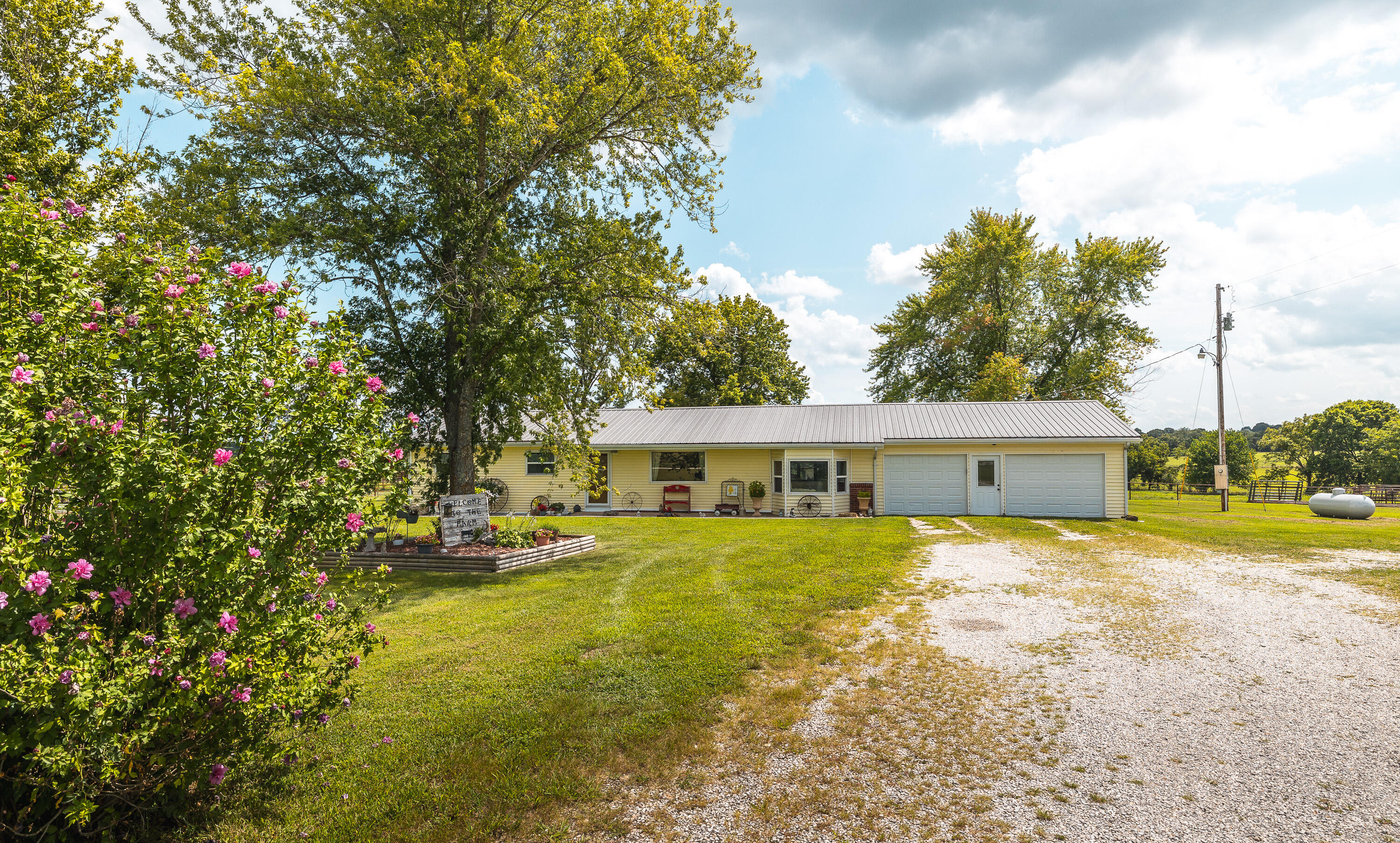 956 County Road 2470 Property Photo 4