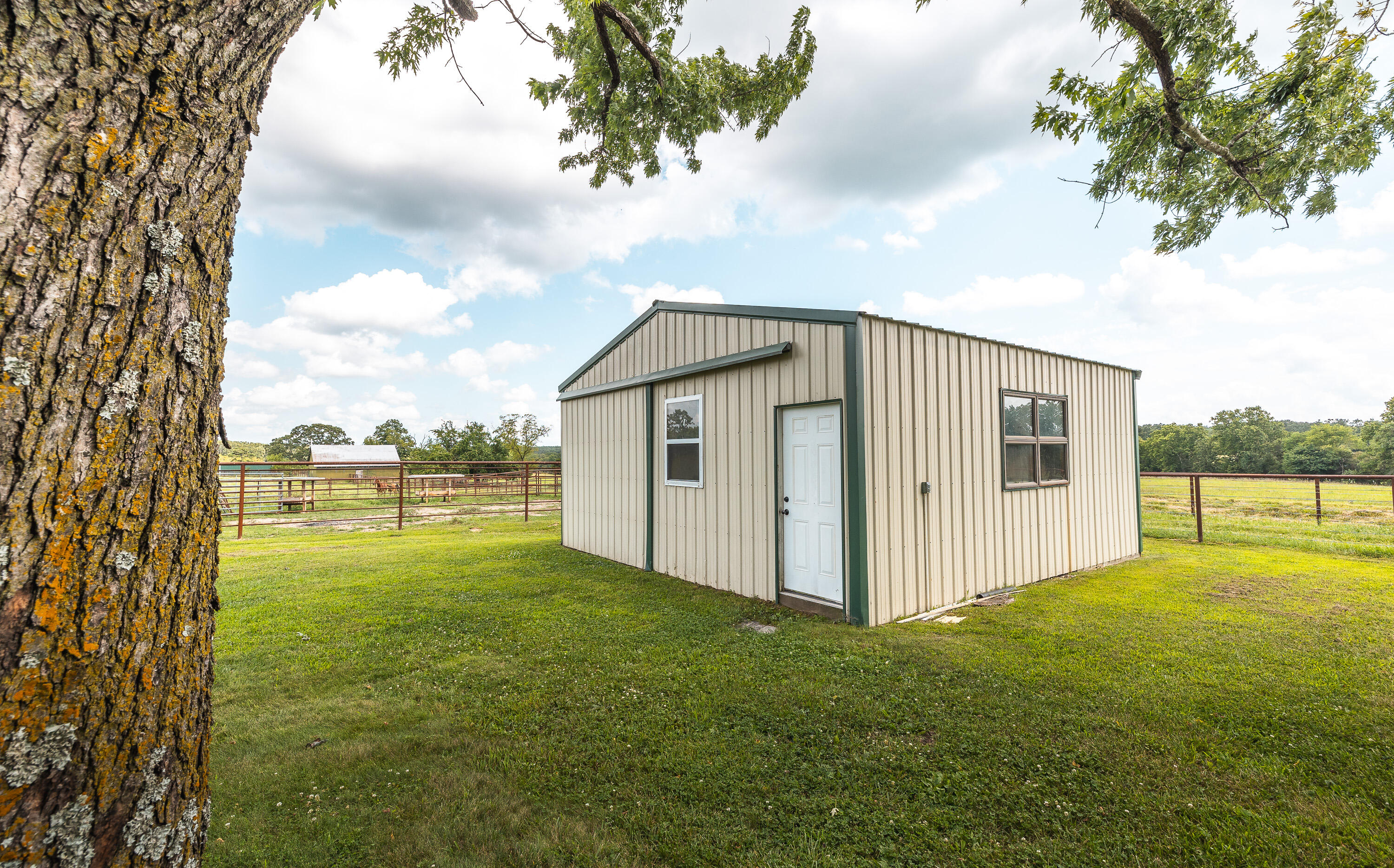 956 County Road 2470 Property Photo 30