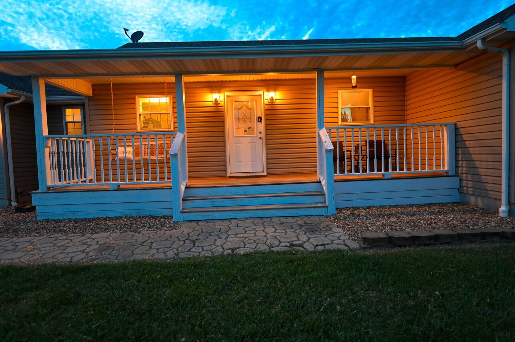 1324 South 601 Road Property Photo 4