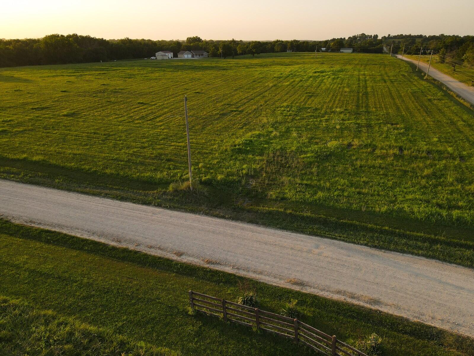 1324 South 601 Road Property Photo 5