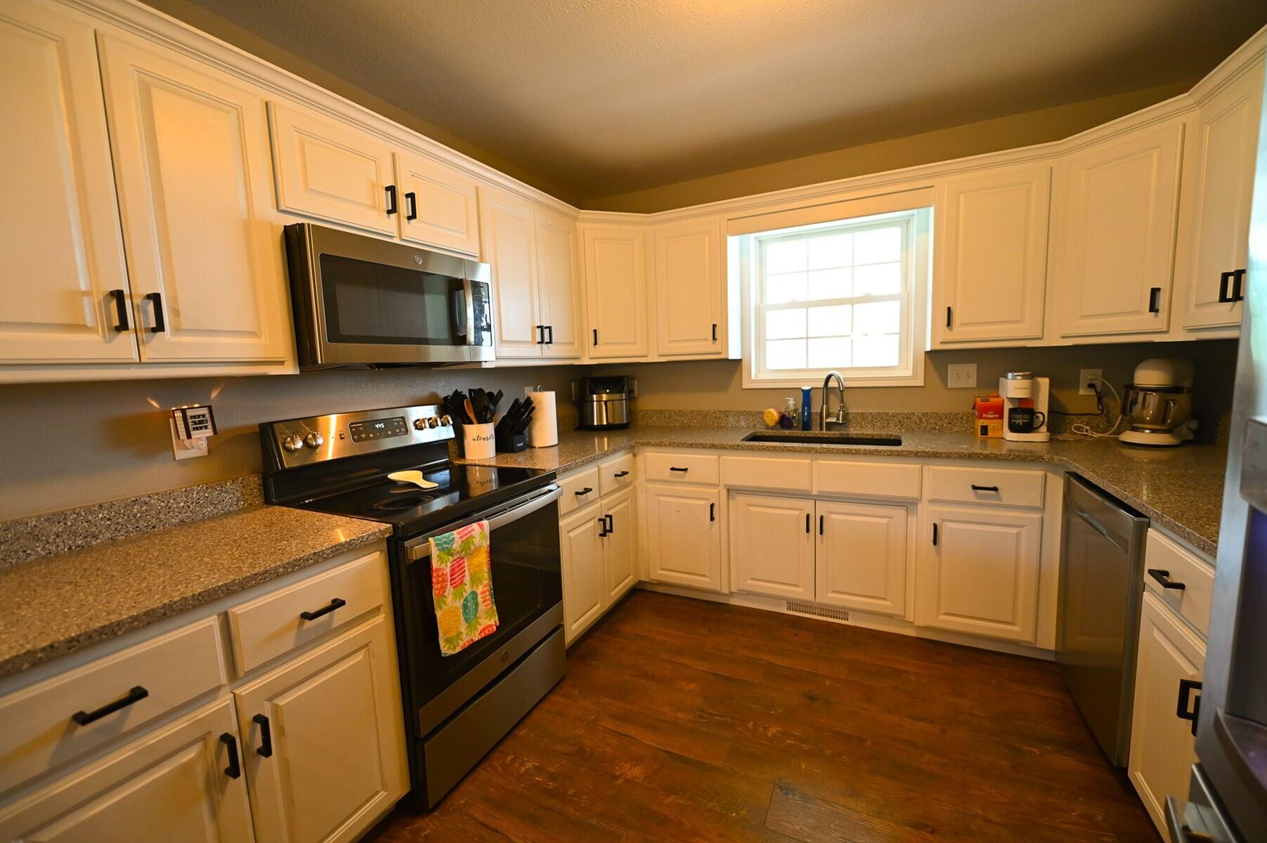 1324 South 601 Road Property Photo 14