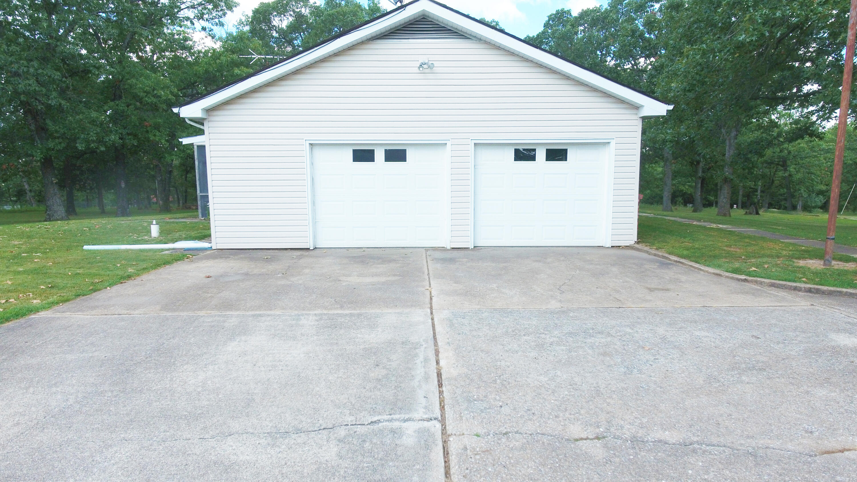 24037 County Road 287 Property Photo 5