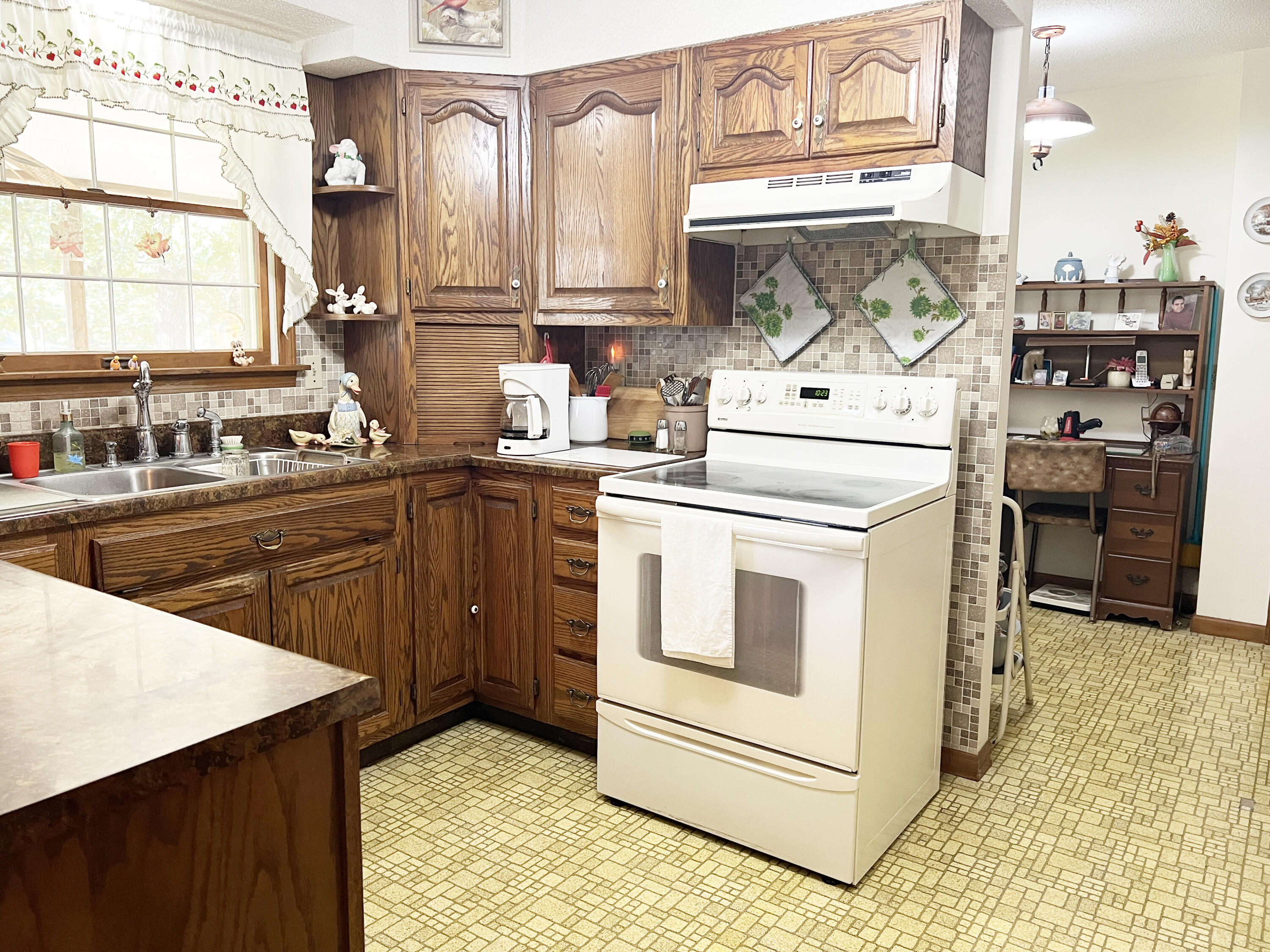 24037 County Road 287 Property Photo 11