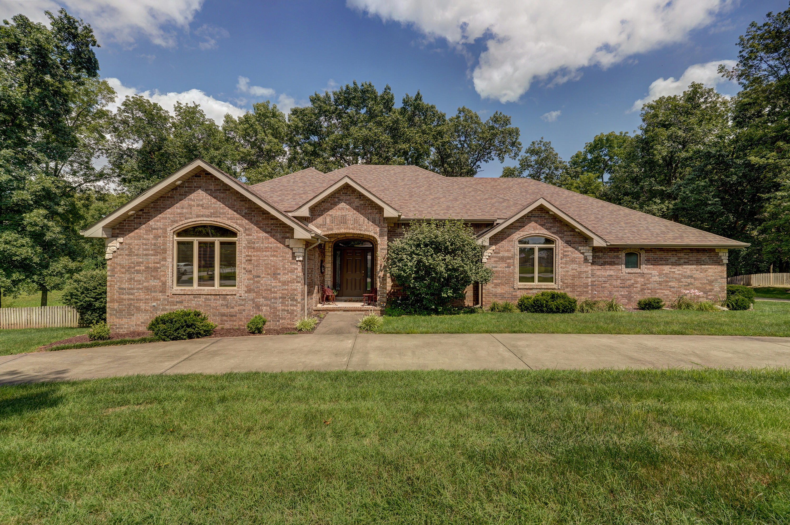 4836 South Bohn Drive Property Photo 1