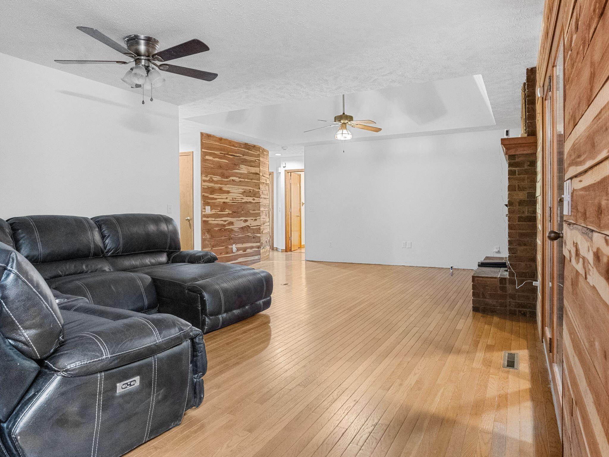 19335 South 2125 Road Property Photo 10