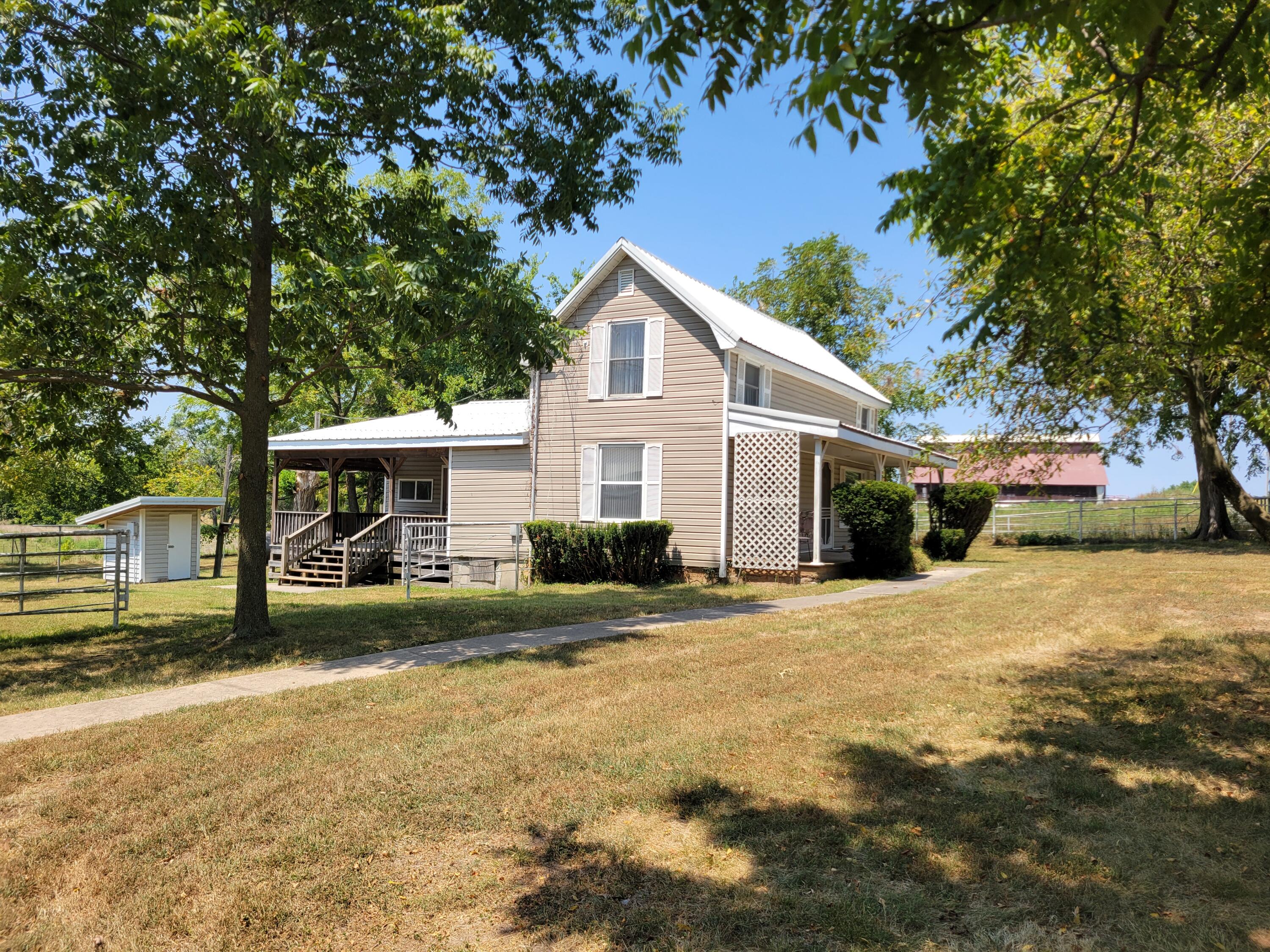 13735 Farm Road 1040 Property Photo