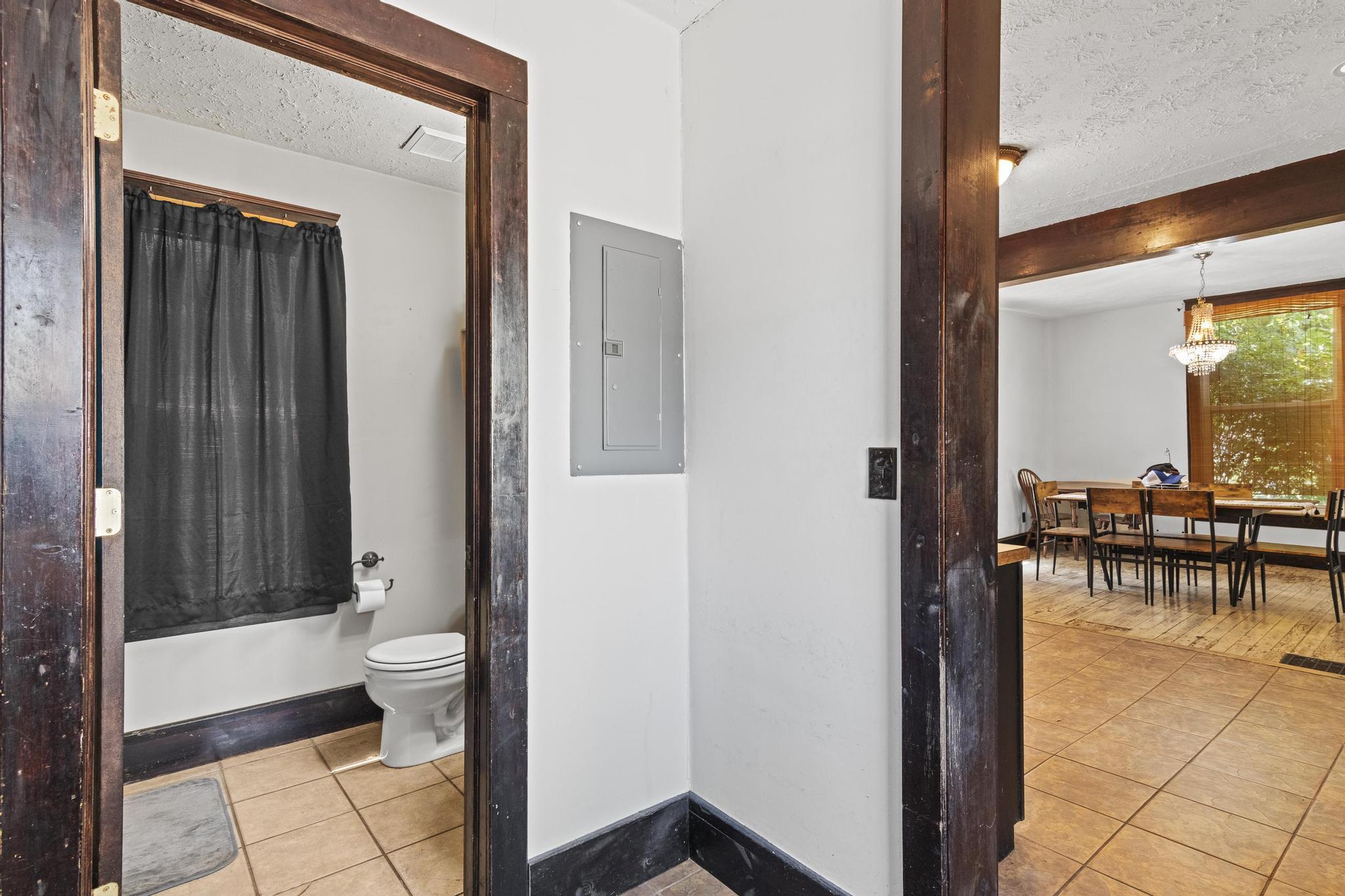 424 East Locust Street Property Photo 12