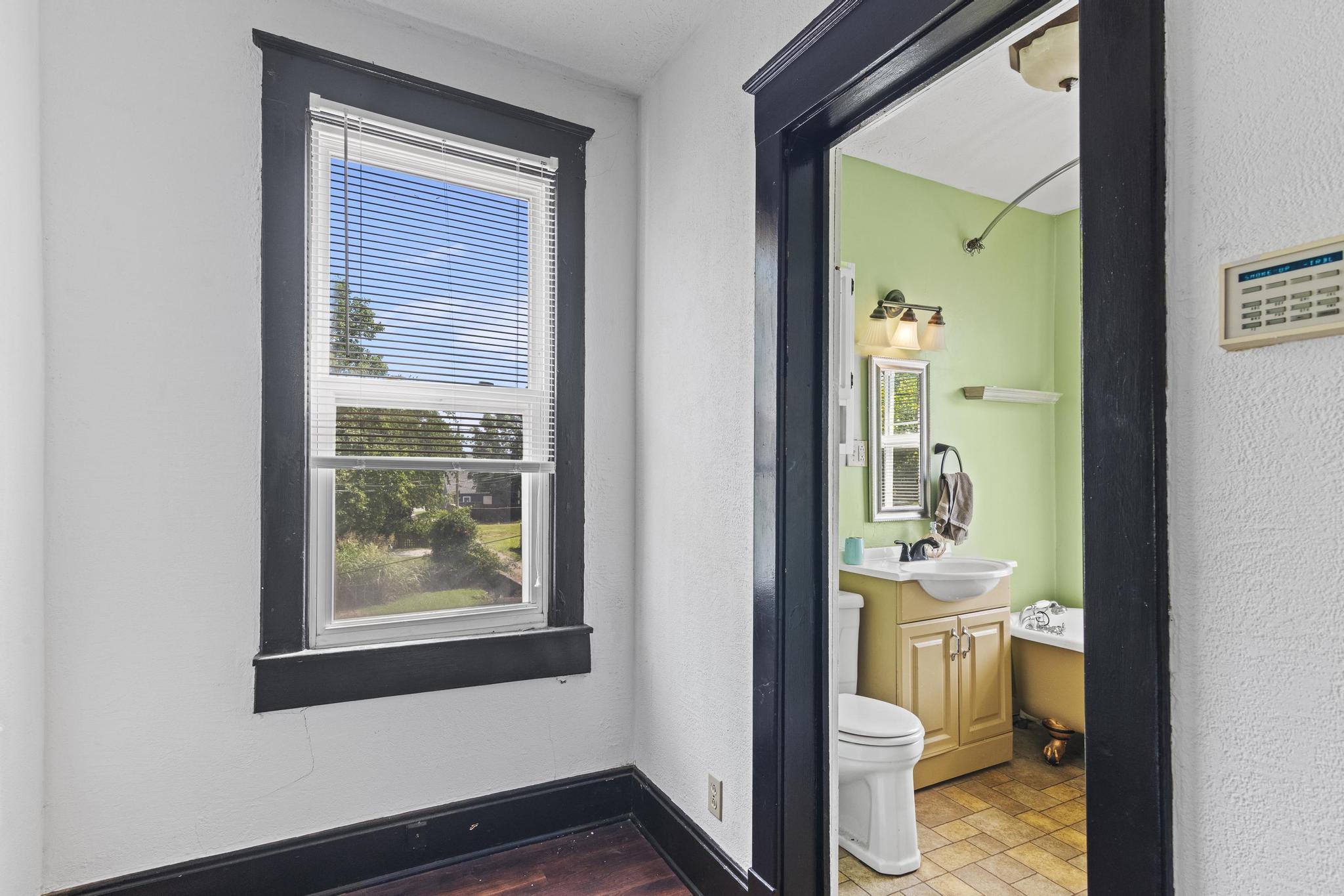 424 East Locust Street Property Photo 15