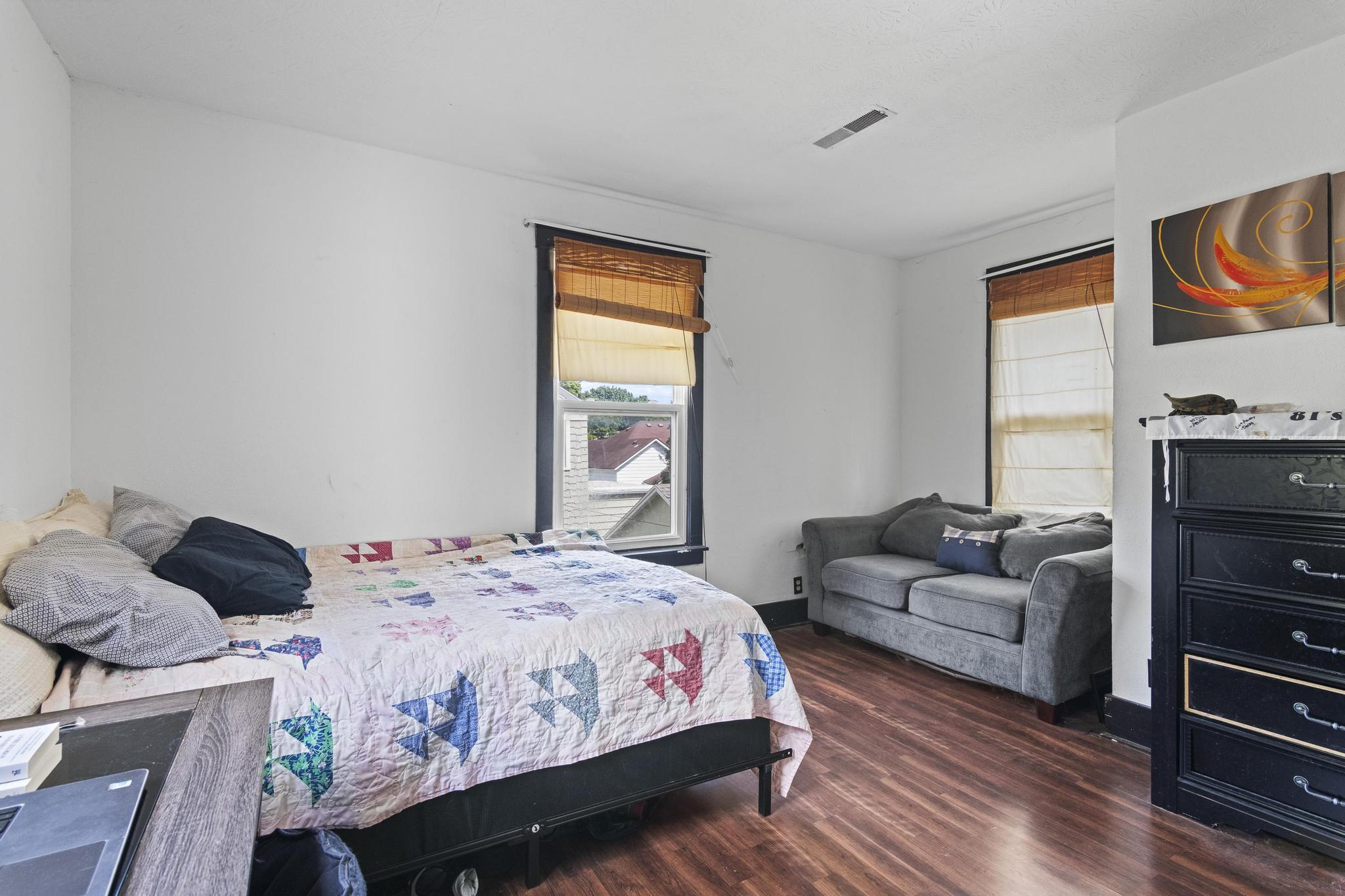 424 East Locust Street Property Photo 19