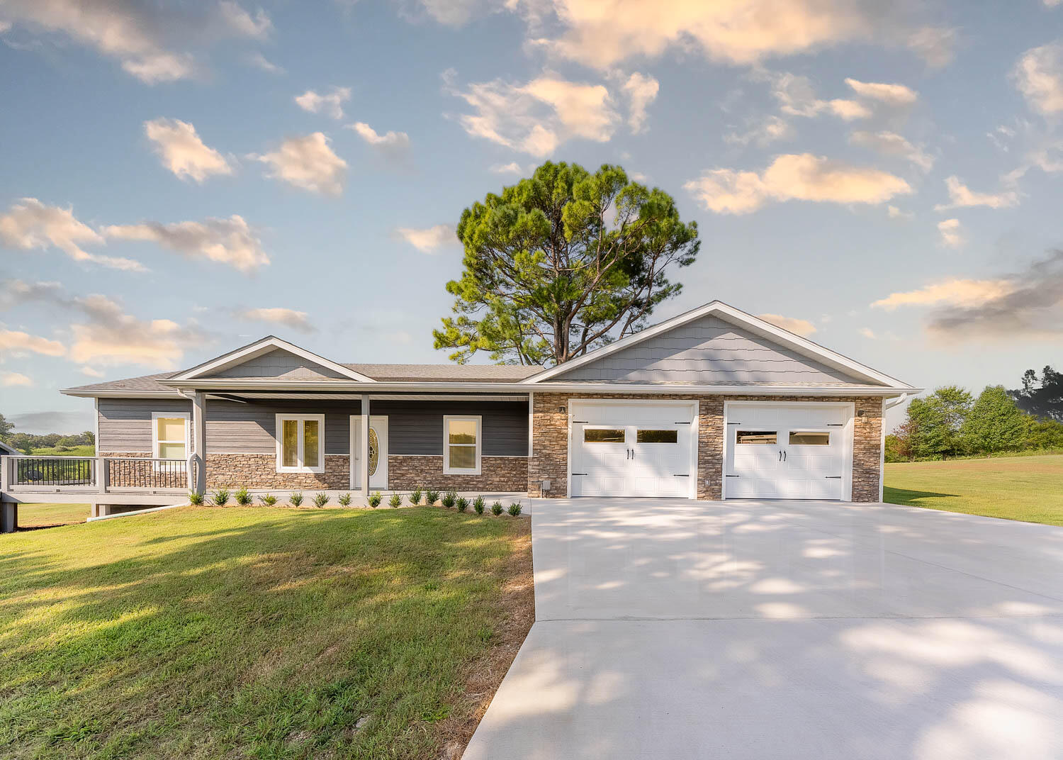631 Spring Valley Drive Property Photo